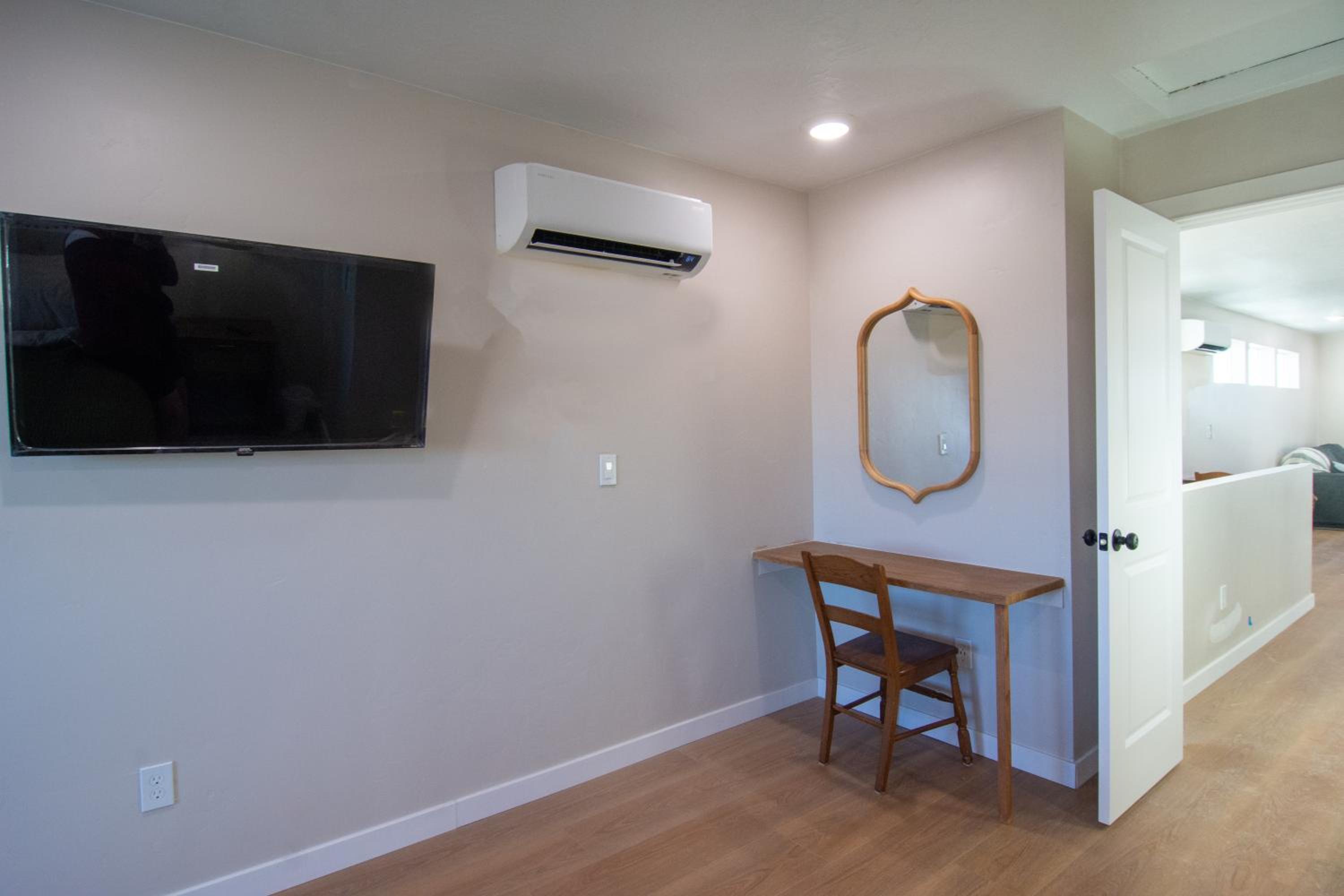 King Room with Balcony photo 3