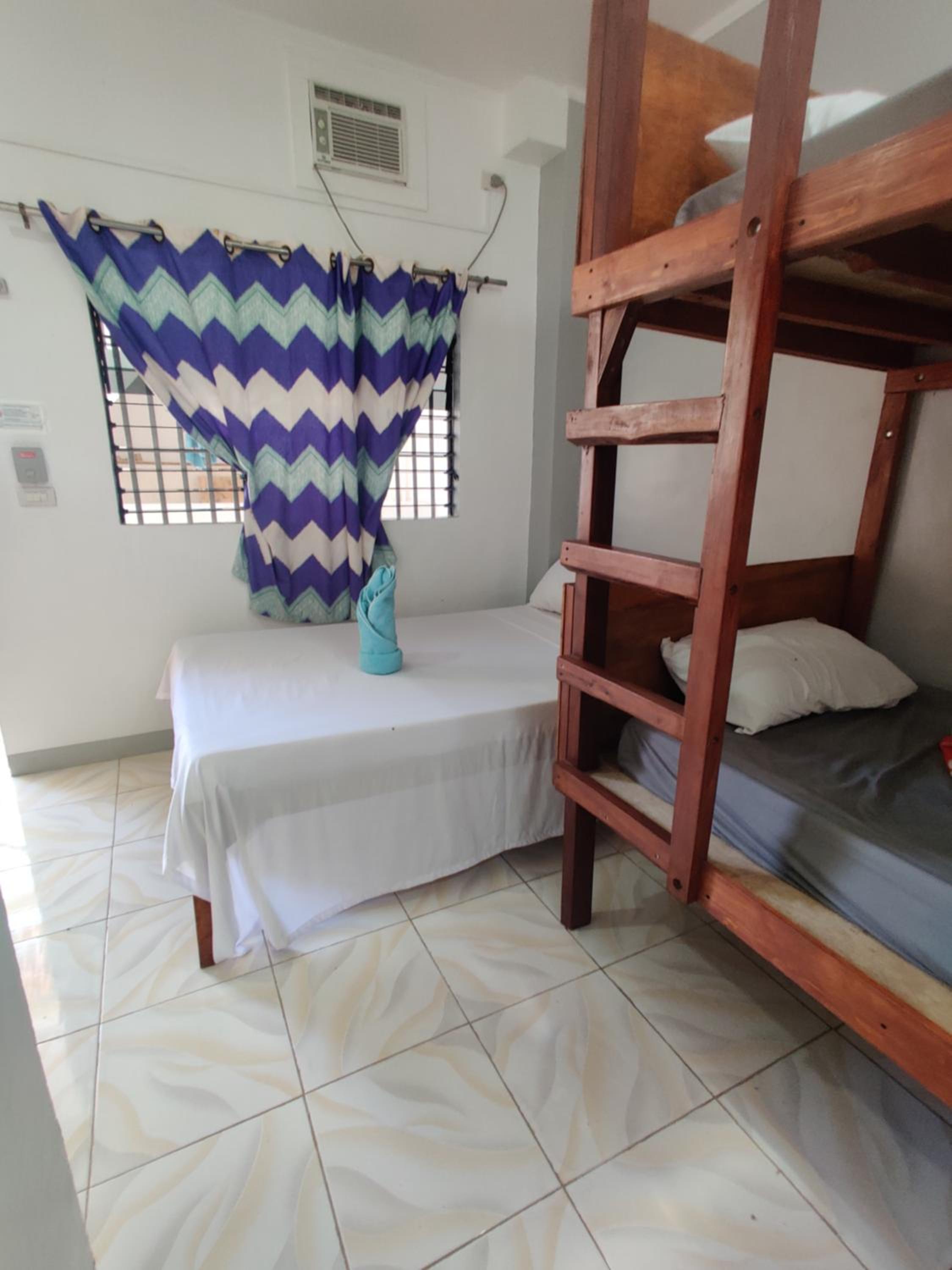 Family Room with Private Bathroom photo 1
