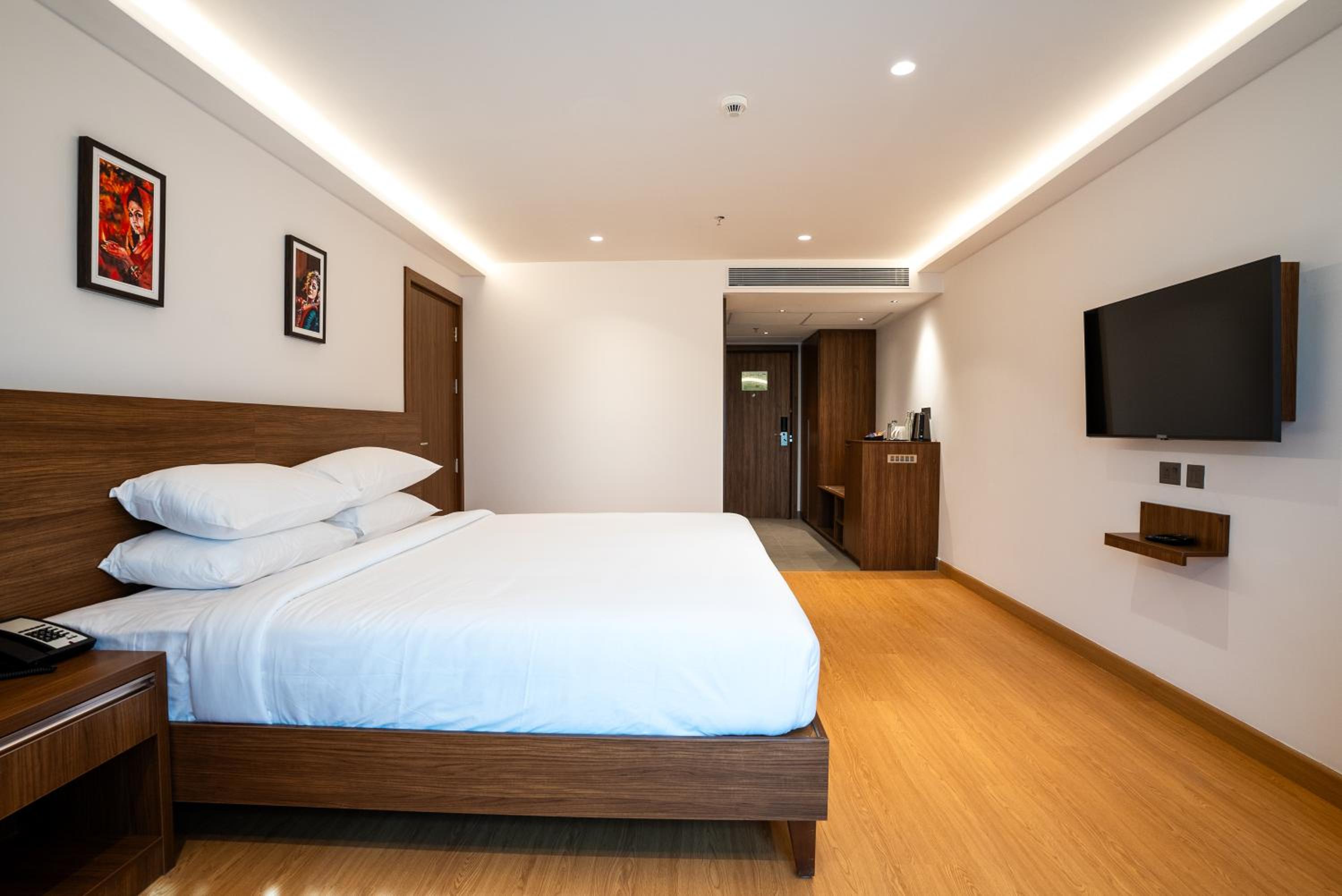 Executive Room - Photo 5