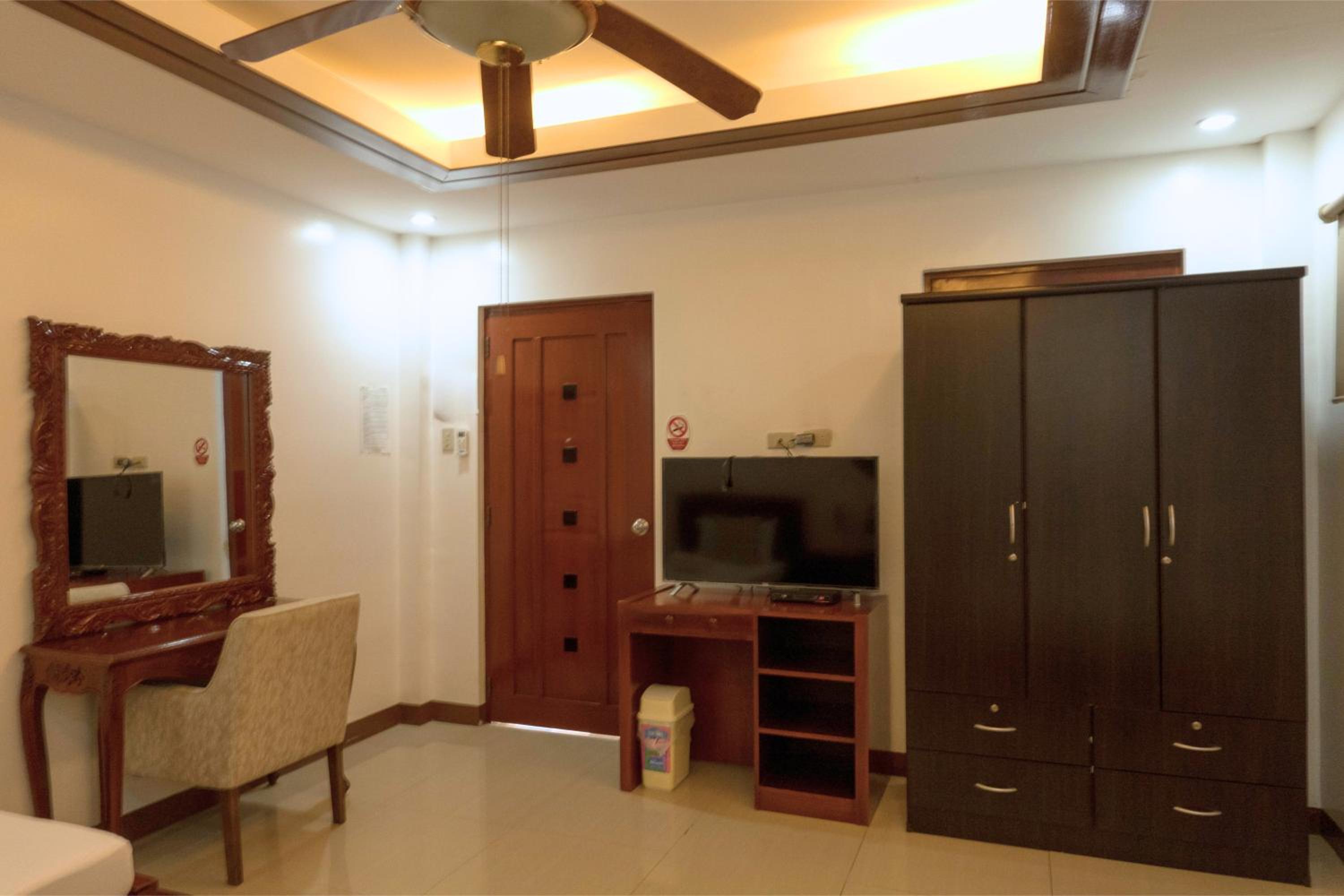 Standard Double or Twin Room photo 3