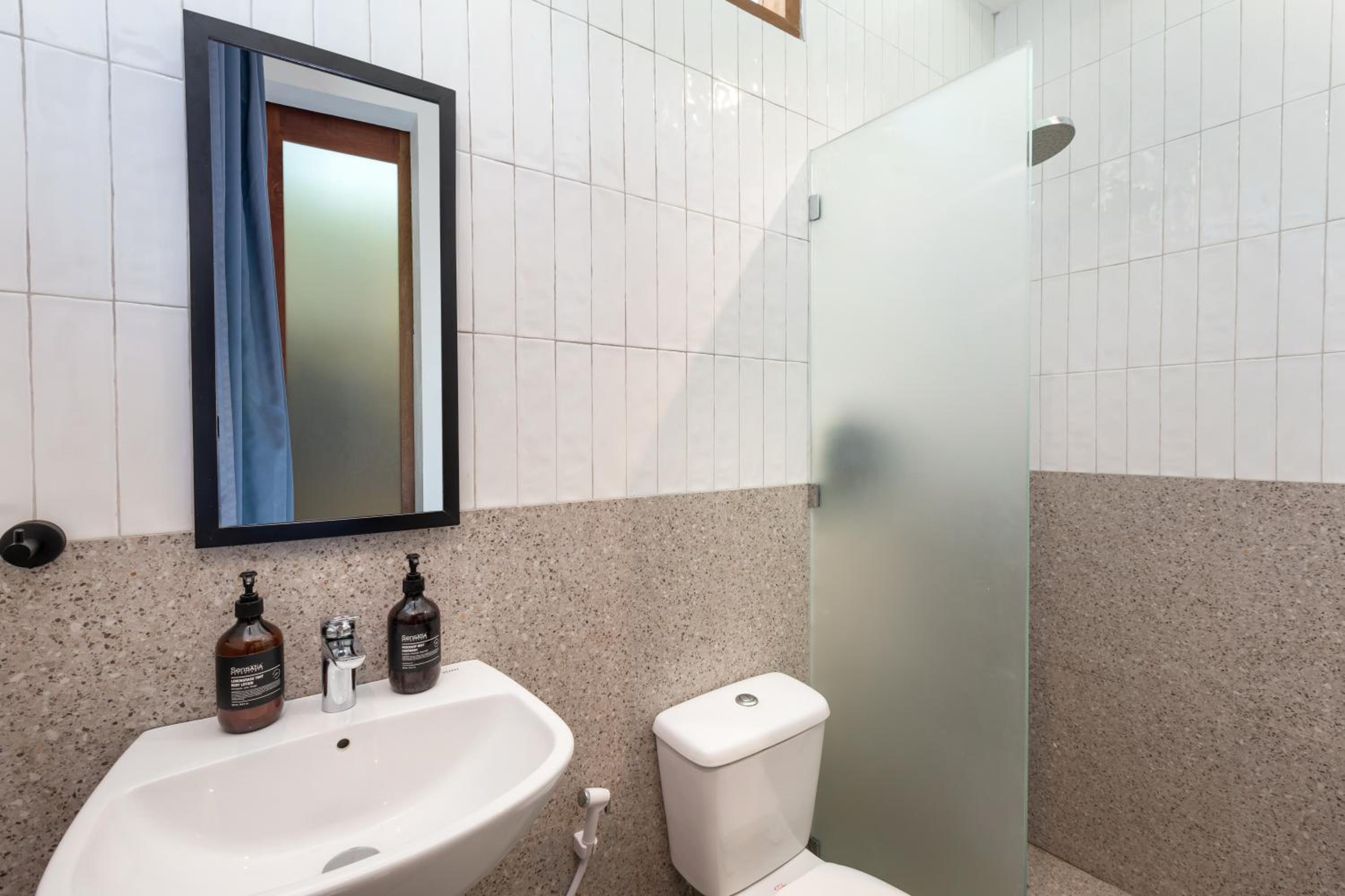 Three-Bedroom Villa - Photo 15