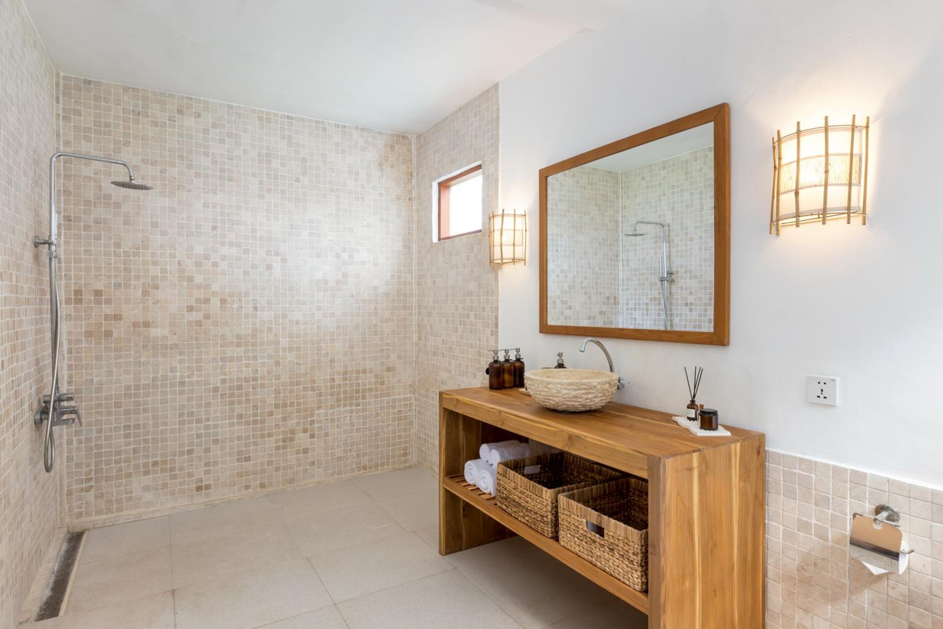 Three-Bedroom Villa - Photo 12
