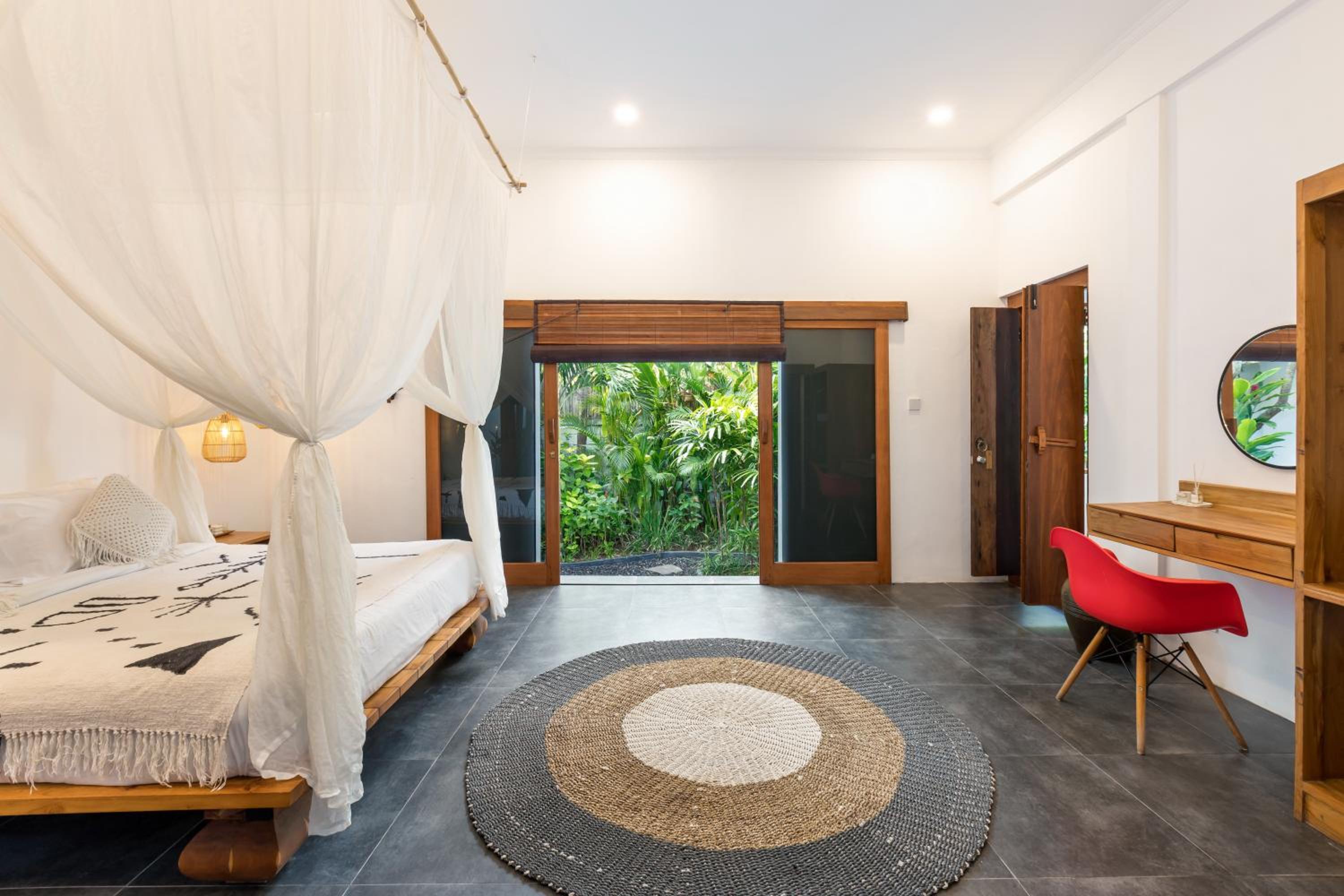 Three-Bedroom Villa - Photo 6