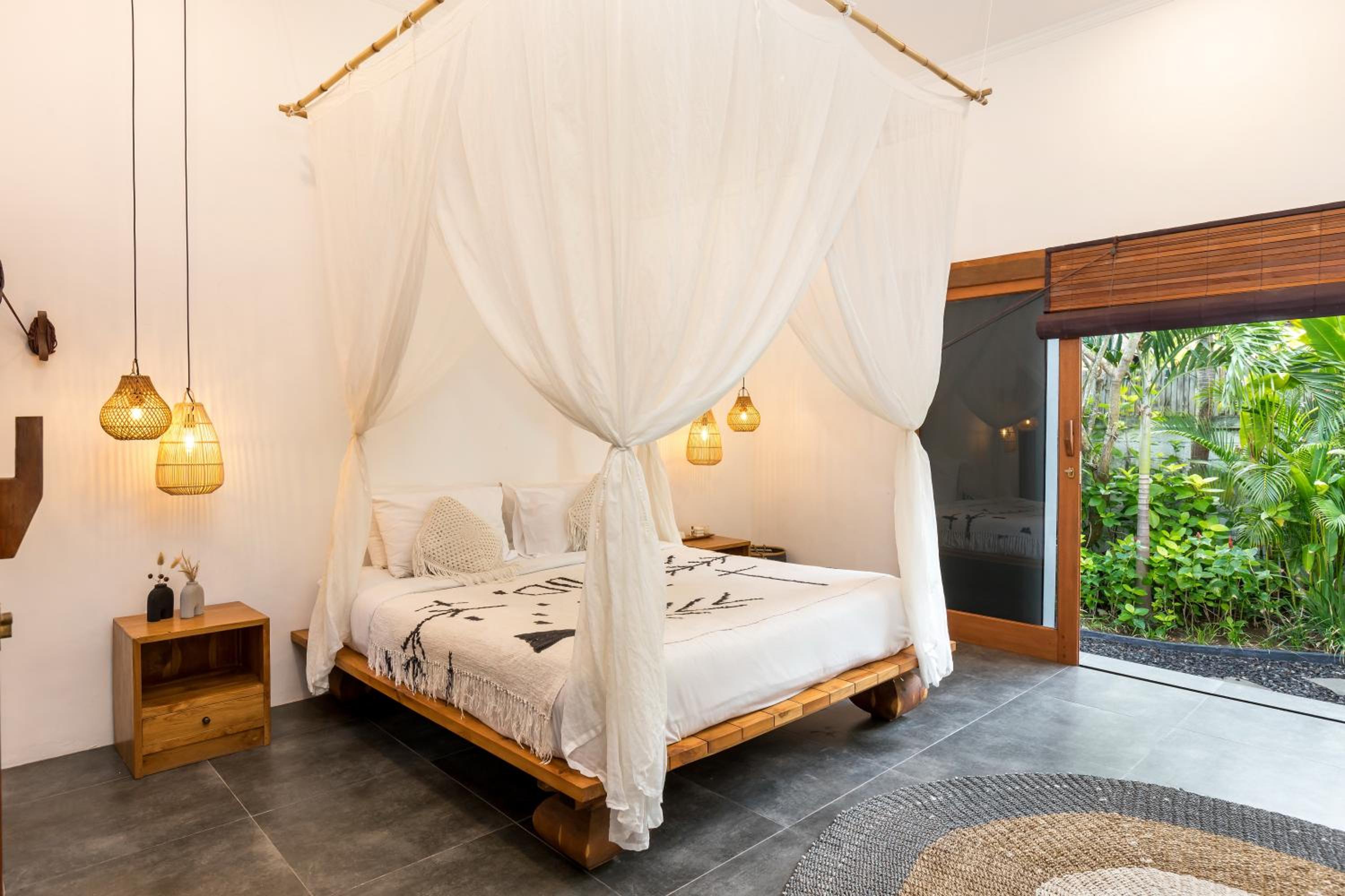 Three-Bedroom Villa - Photo 4