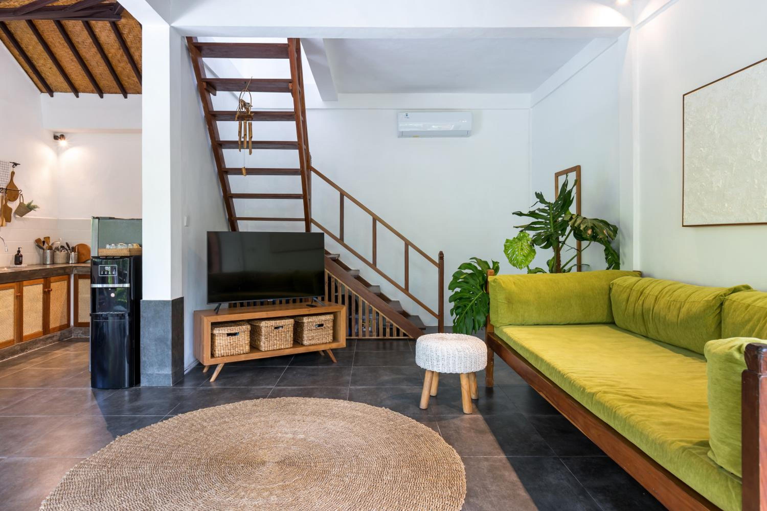 Three-Bedroom Villa - Photo 3