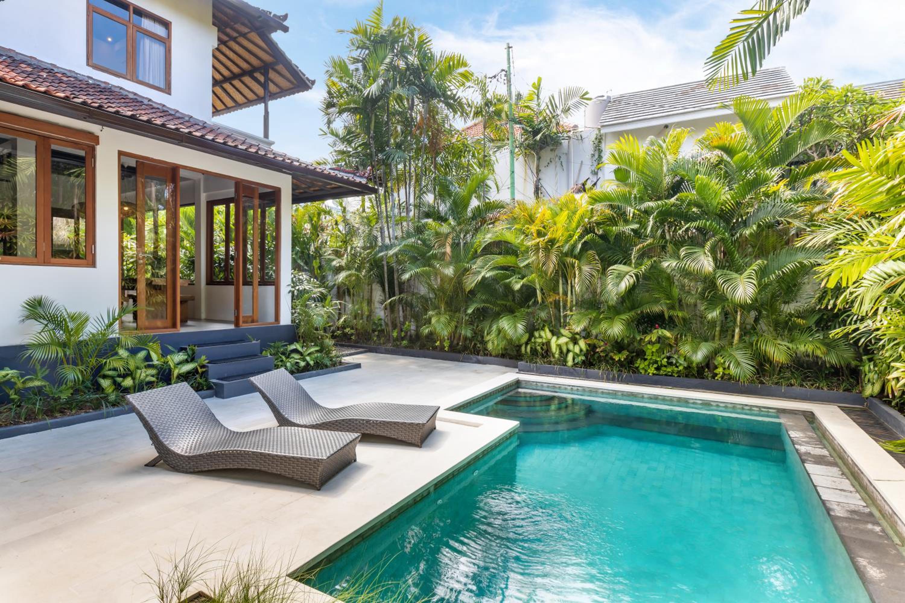Three-Bedroom Villa - Photo 32