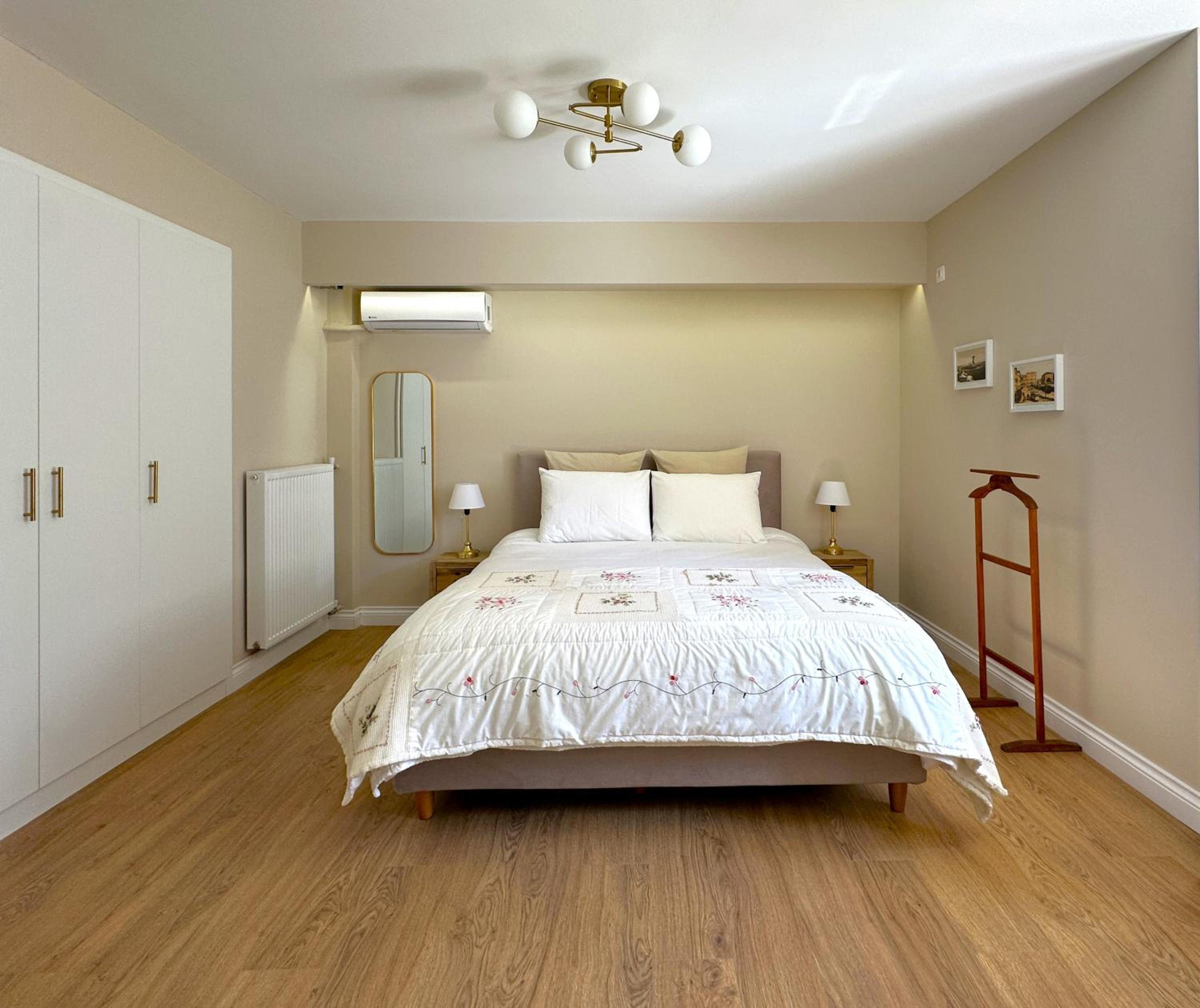 One-Bedroom Apartment photo 3