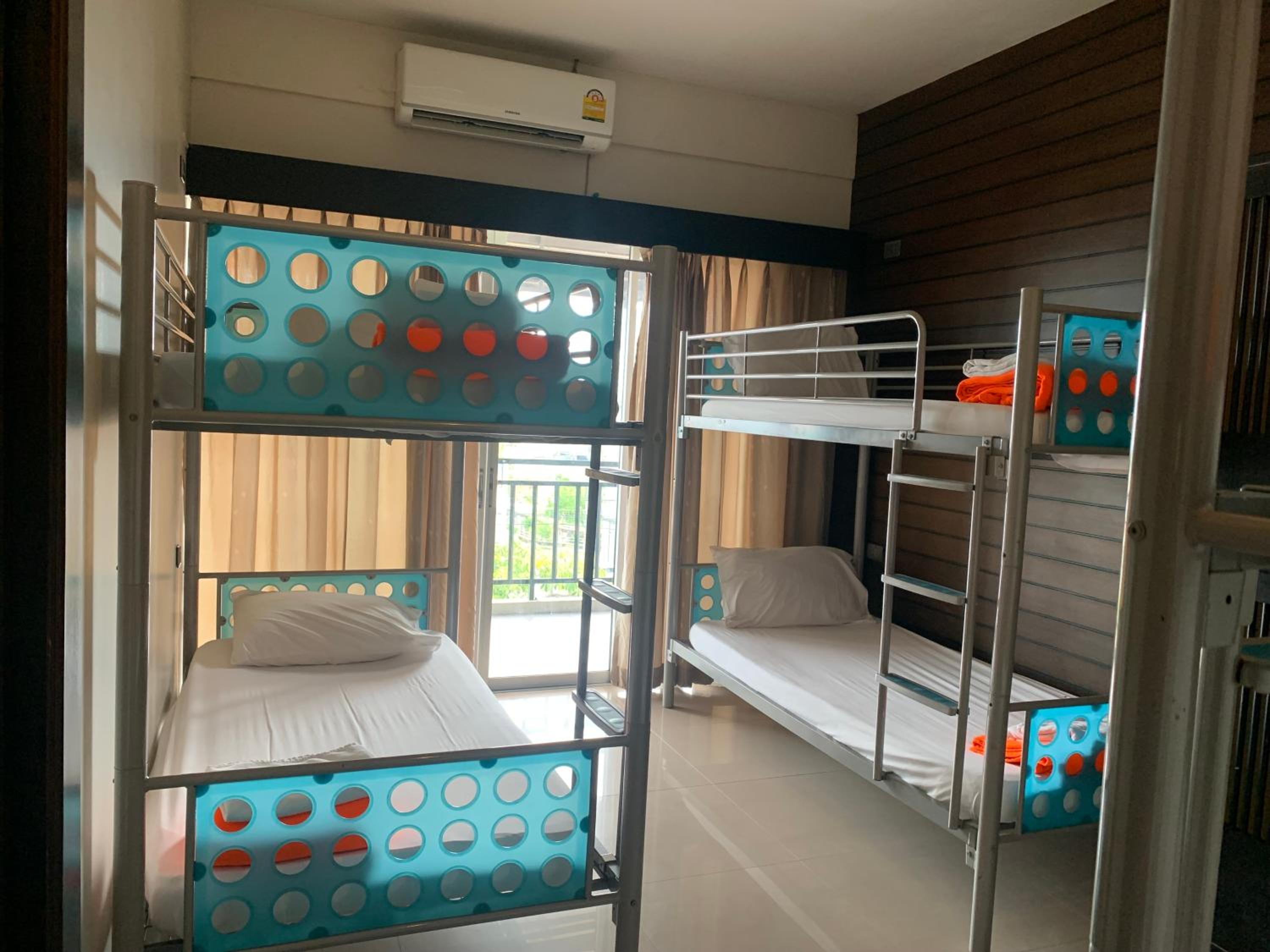 Bed in 6-Bed Mixed Dormitory Room photo 1