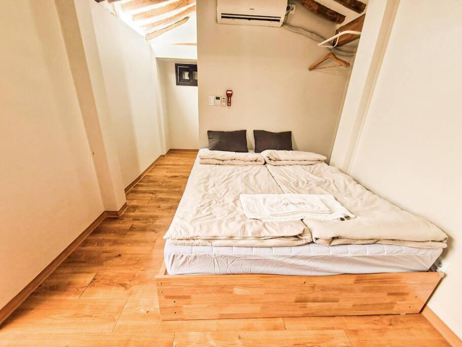 Four-Bedroom House - Photo 2