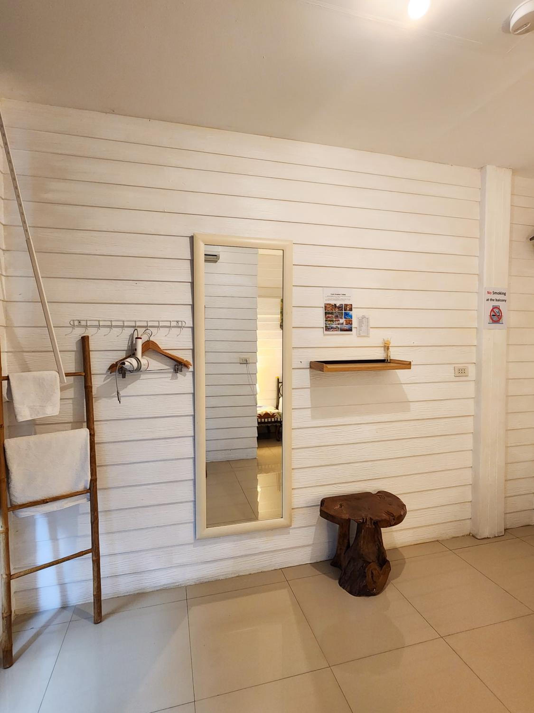 Single Room with Private Bathroom photo 3