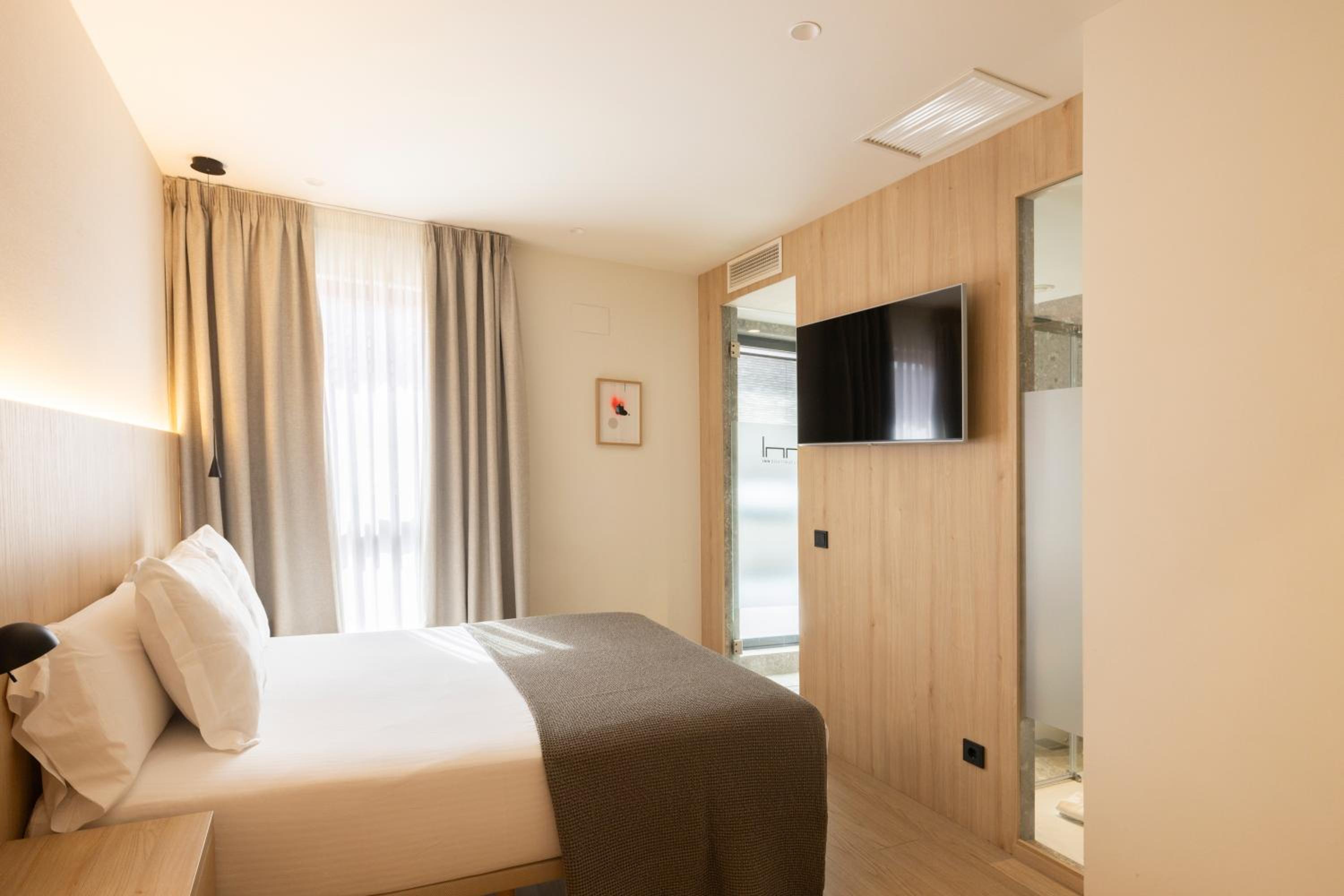 Double Room - Photo 1