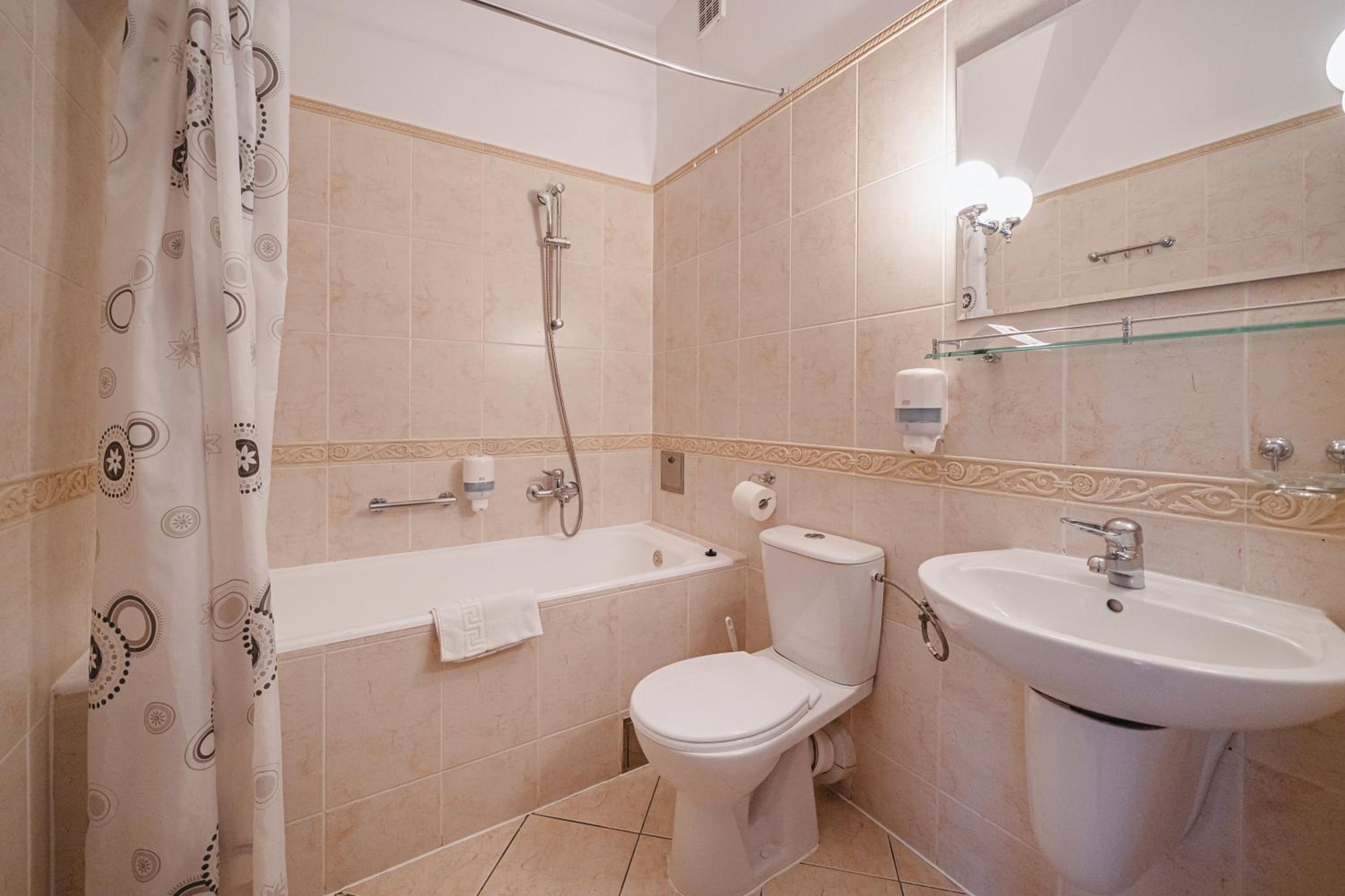 Twin Room - Photo 5