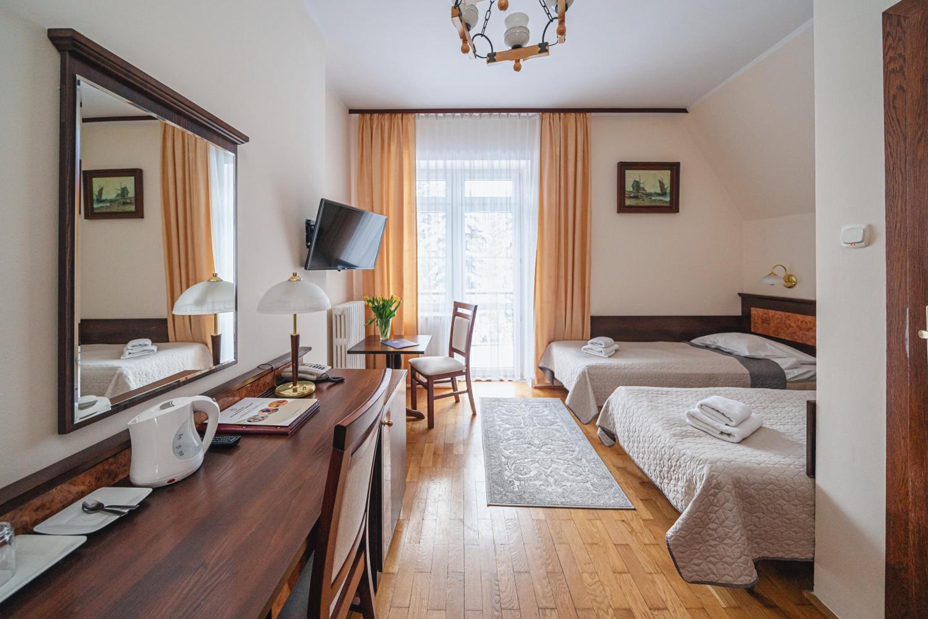 Twin Room - Photo 1