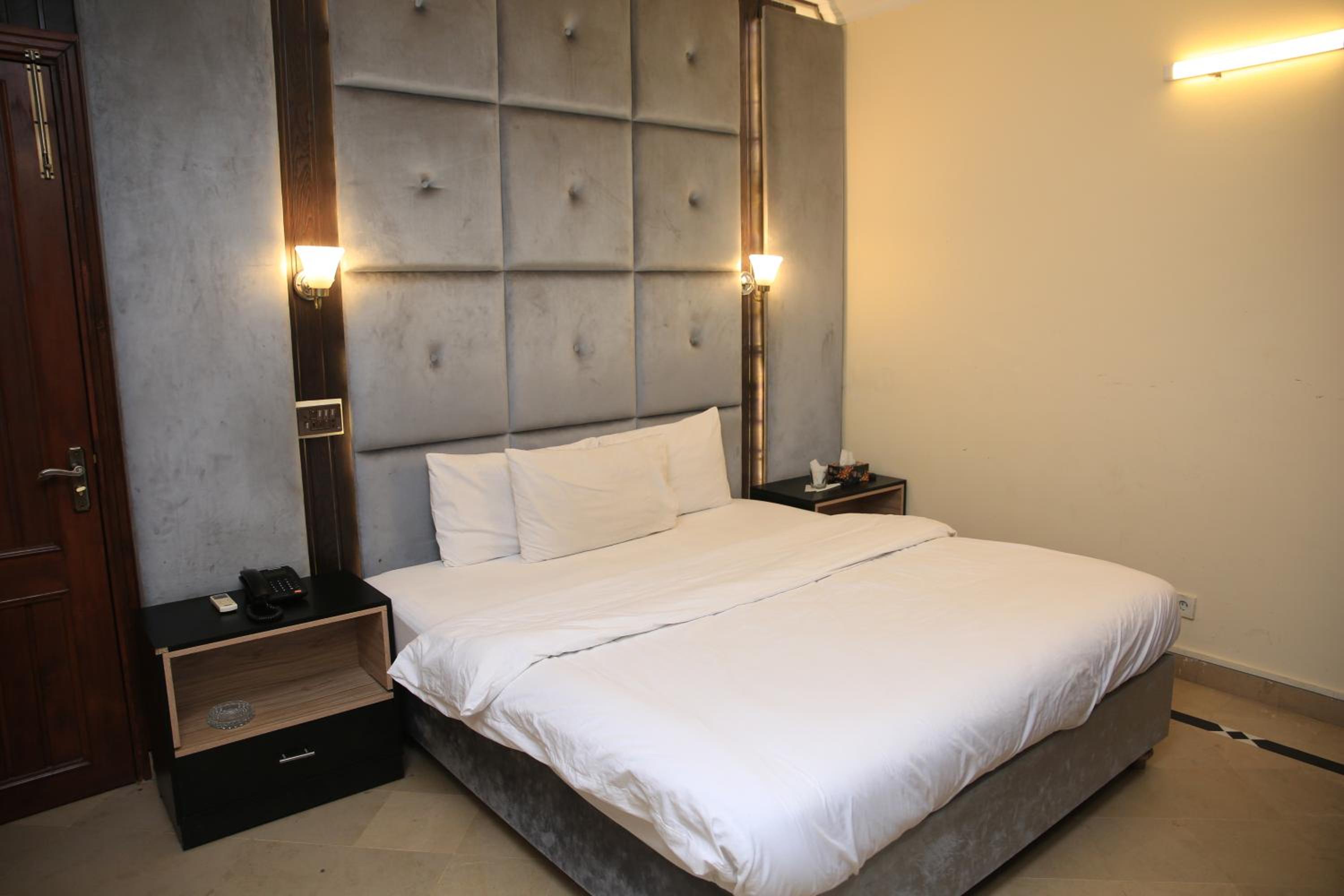 Single Room photo 2