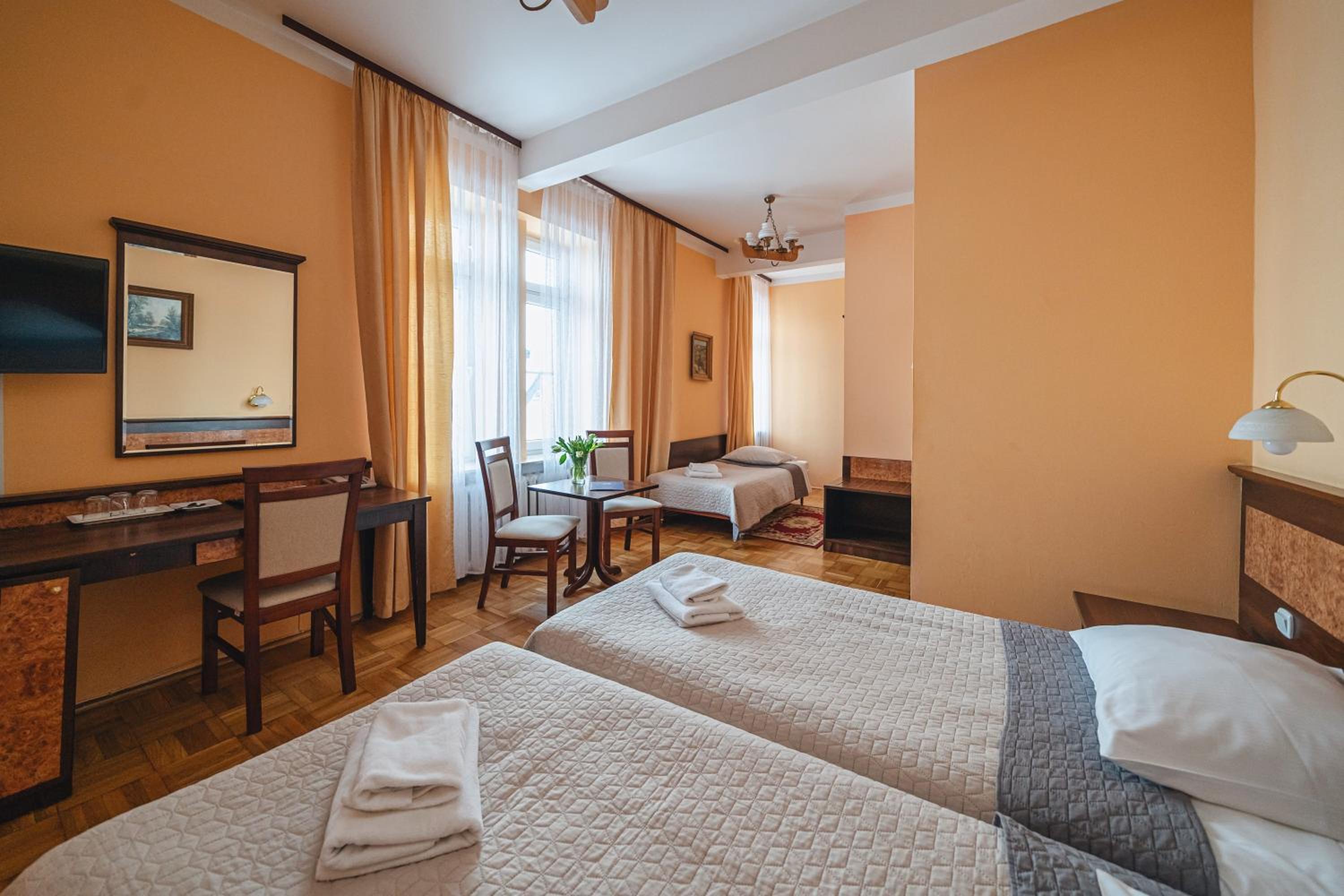 Triple Room - Photo 7