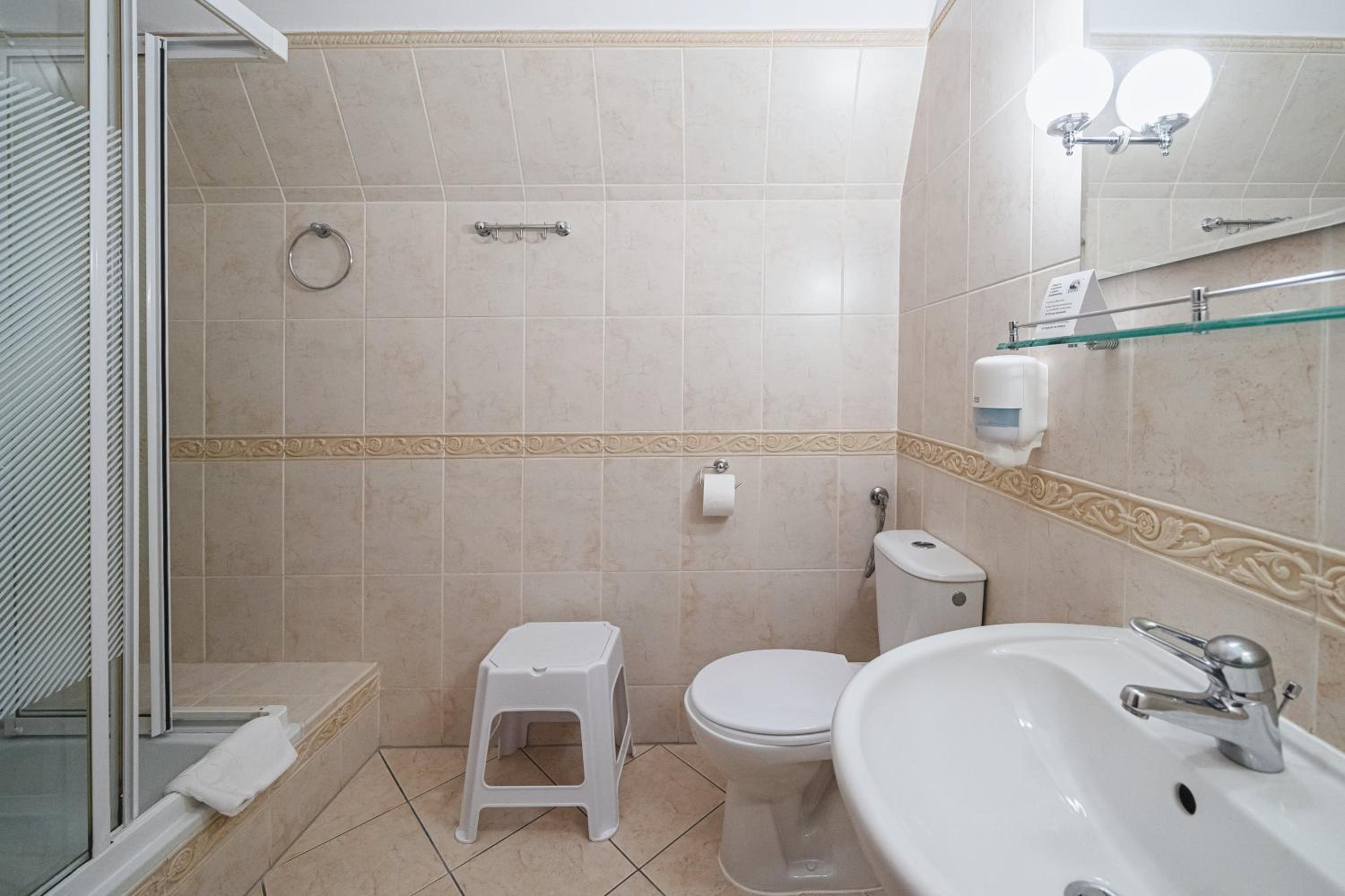 Triple Room - Photo 11