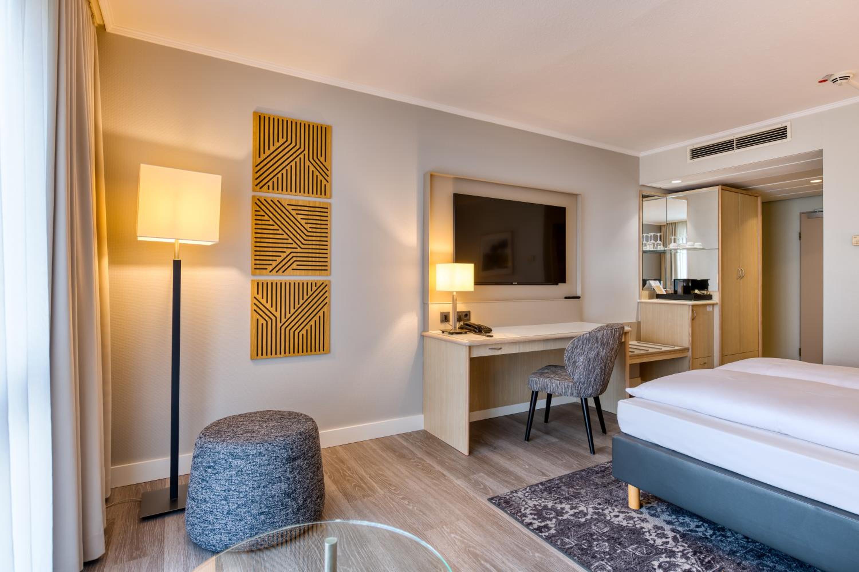 Privilege Room with Queen-Size Bed - Photo 4