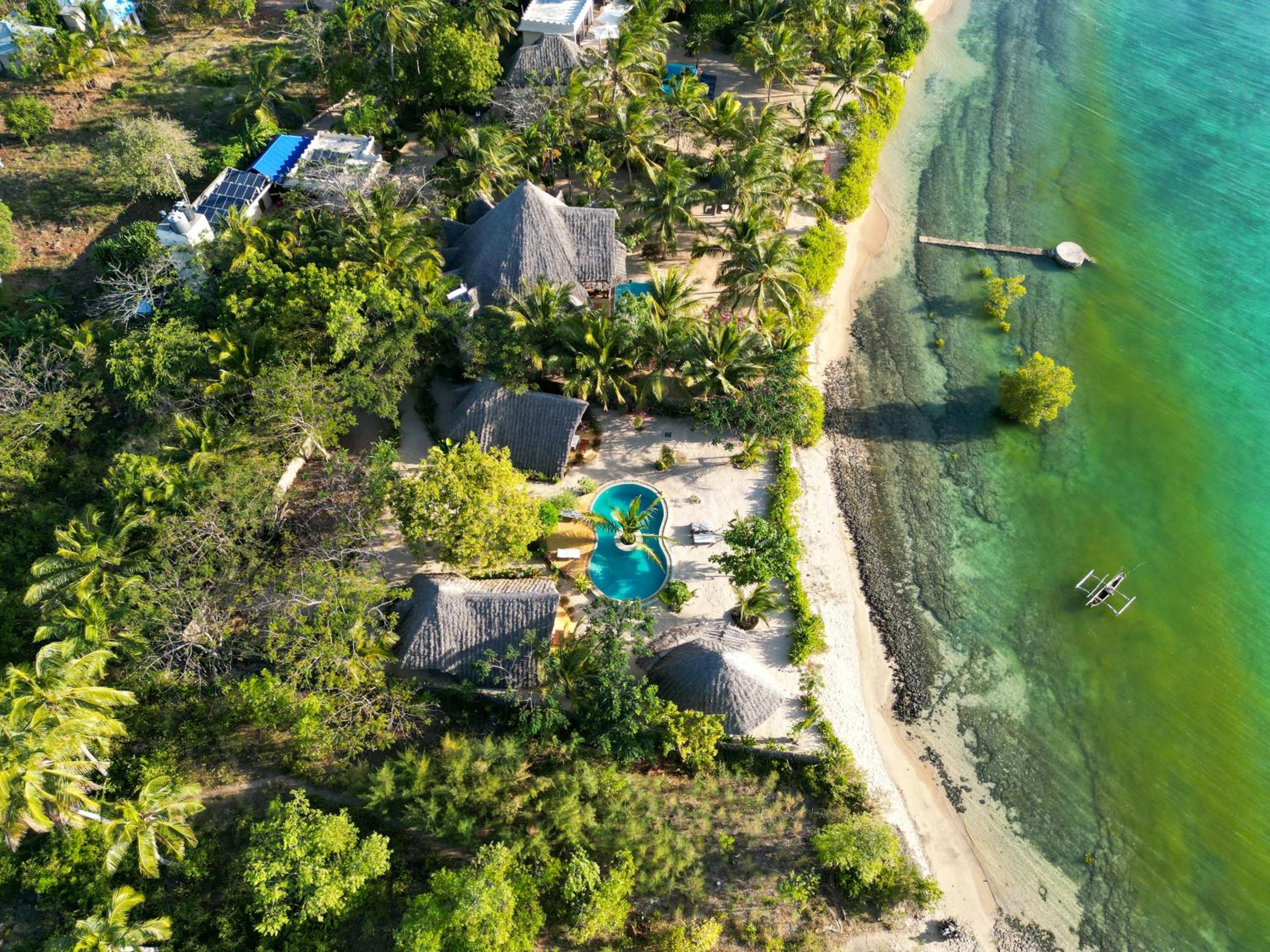 Ocean Front Bungalow - Photo 25