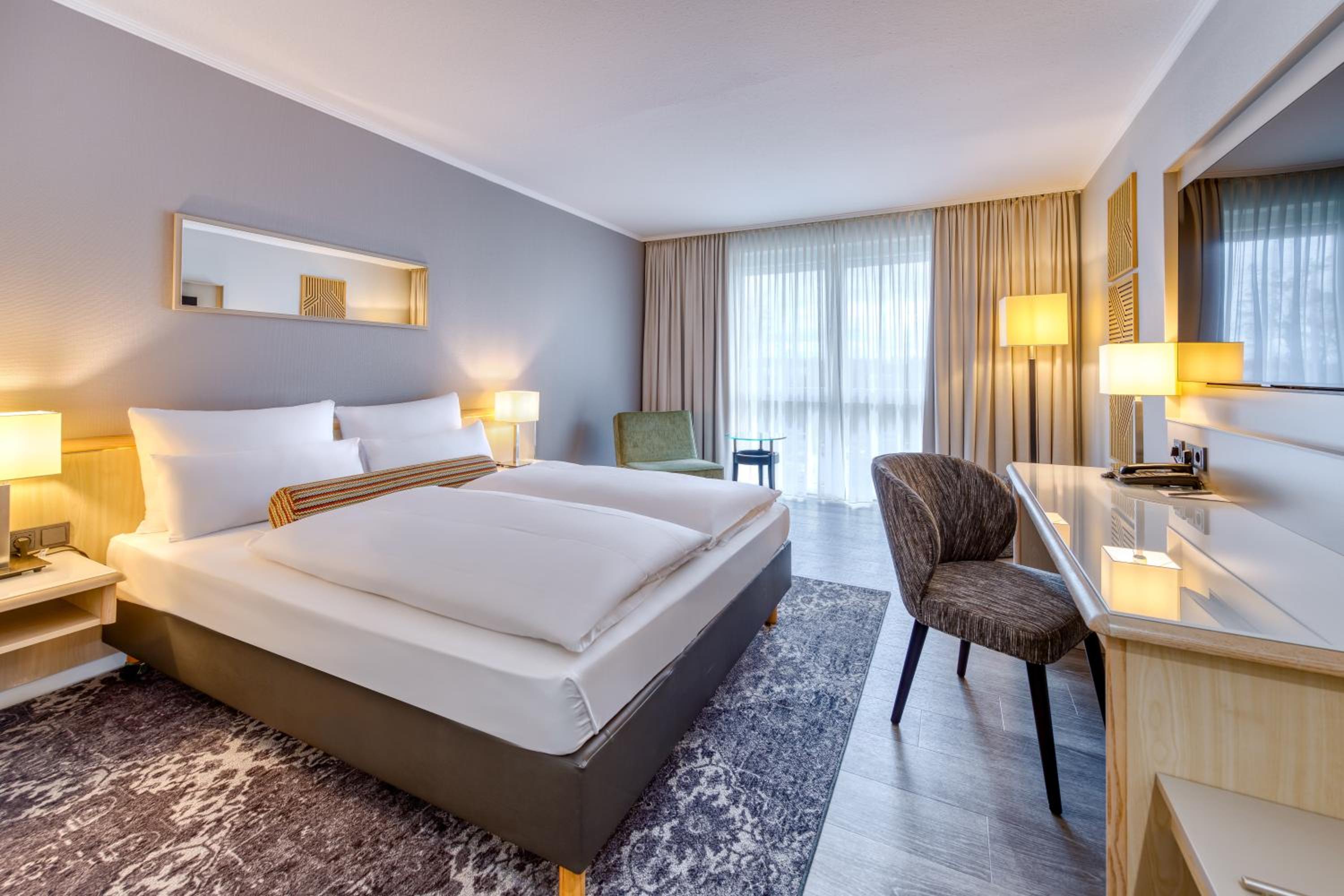 Privilege Room with Queen-Size Bed - Photo 7