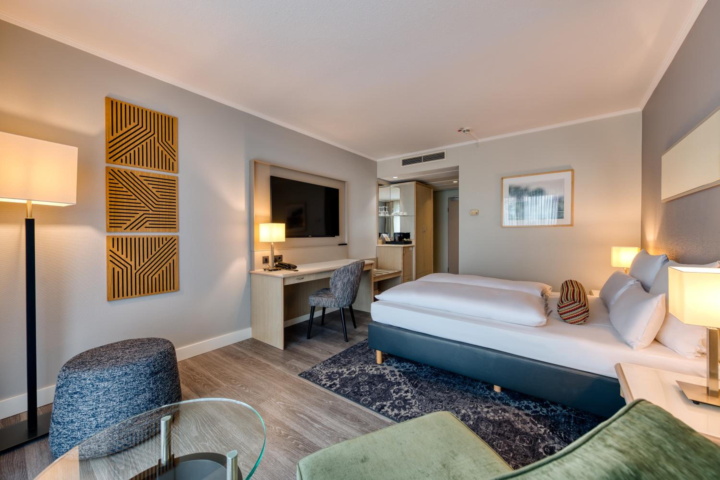 Privilege Room with Queen-Size Bed - Photo 8