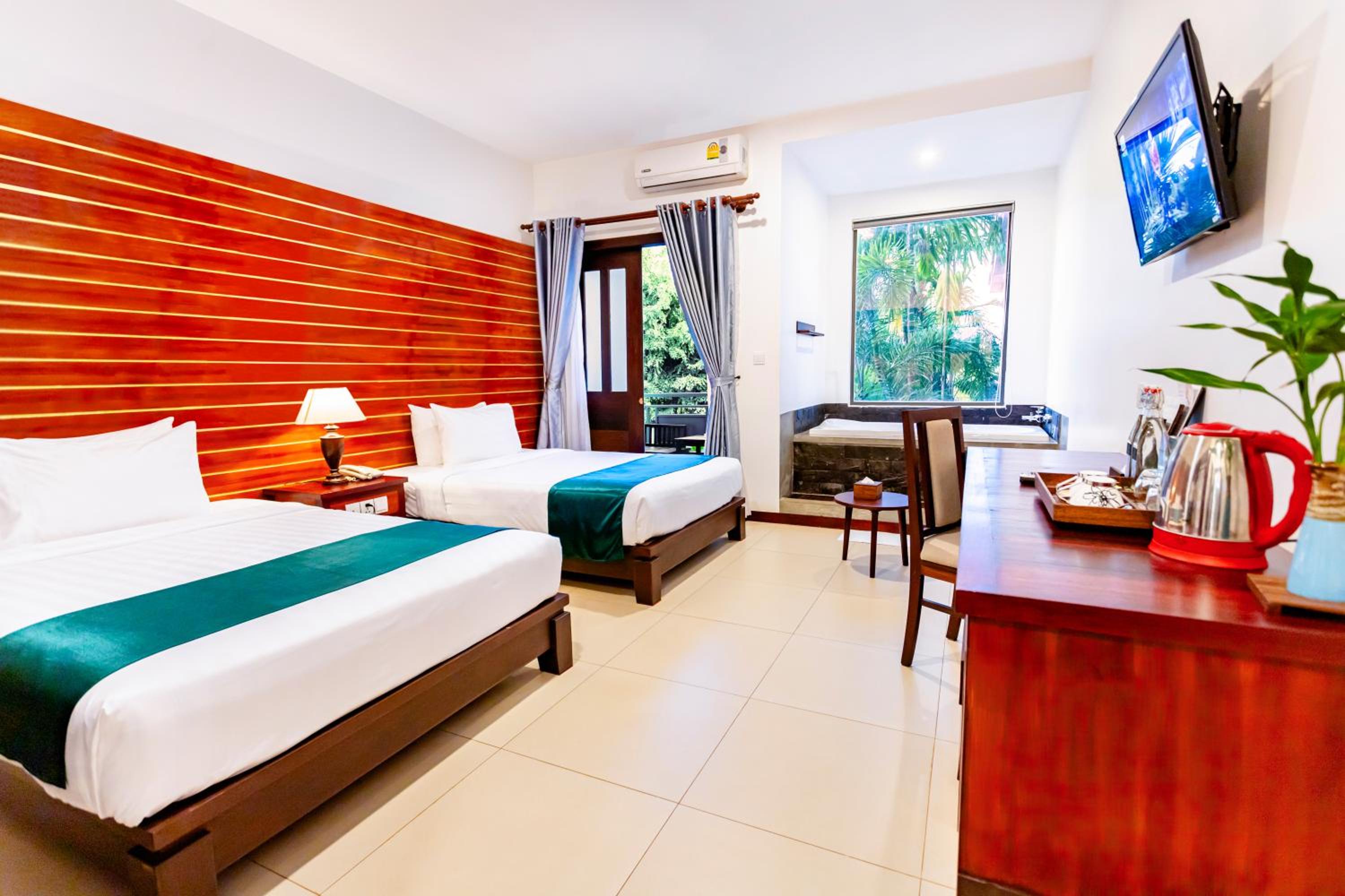 Deluxe Family Room