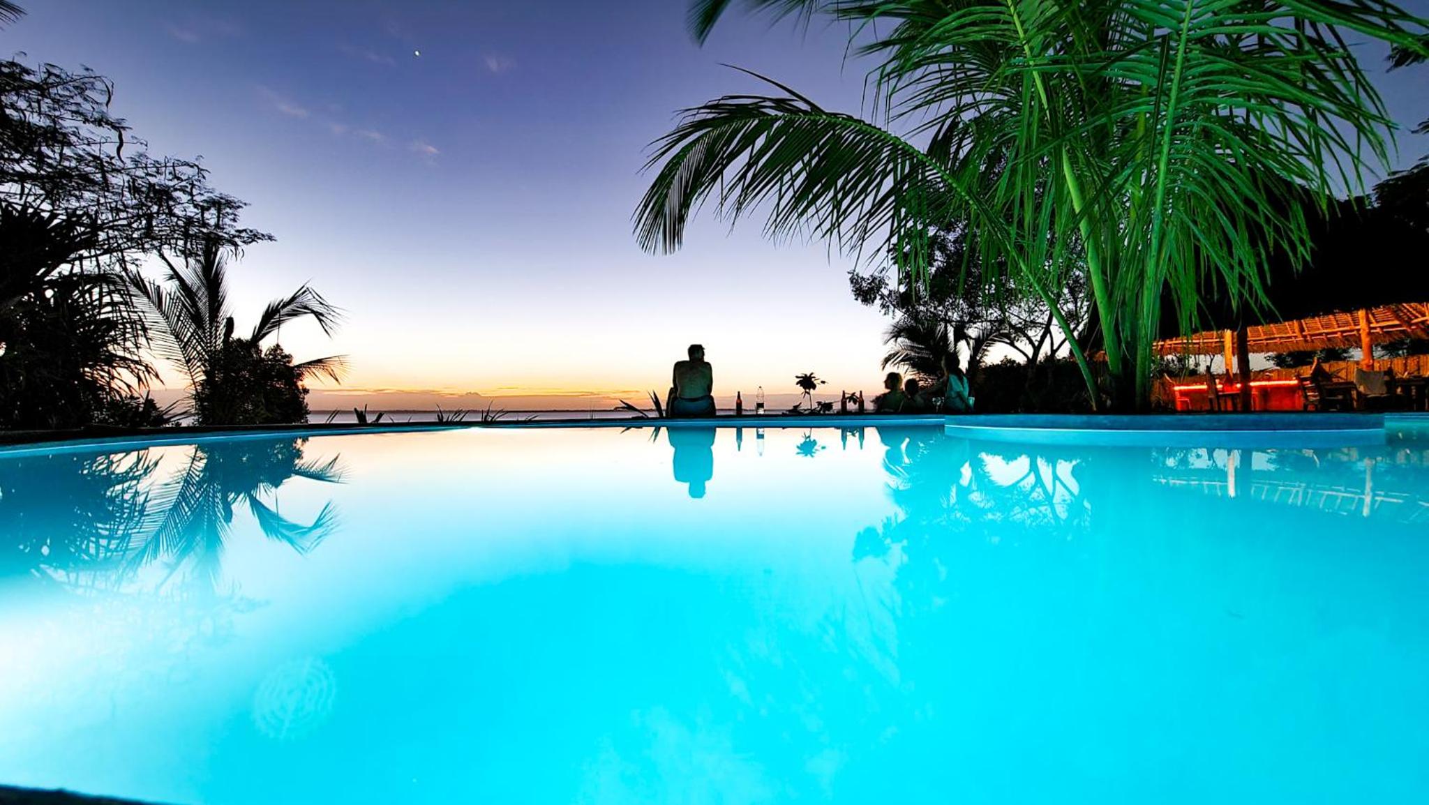 Ocean Front Bungalow - Photo 17