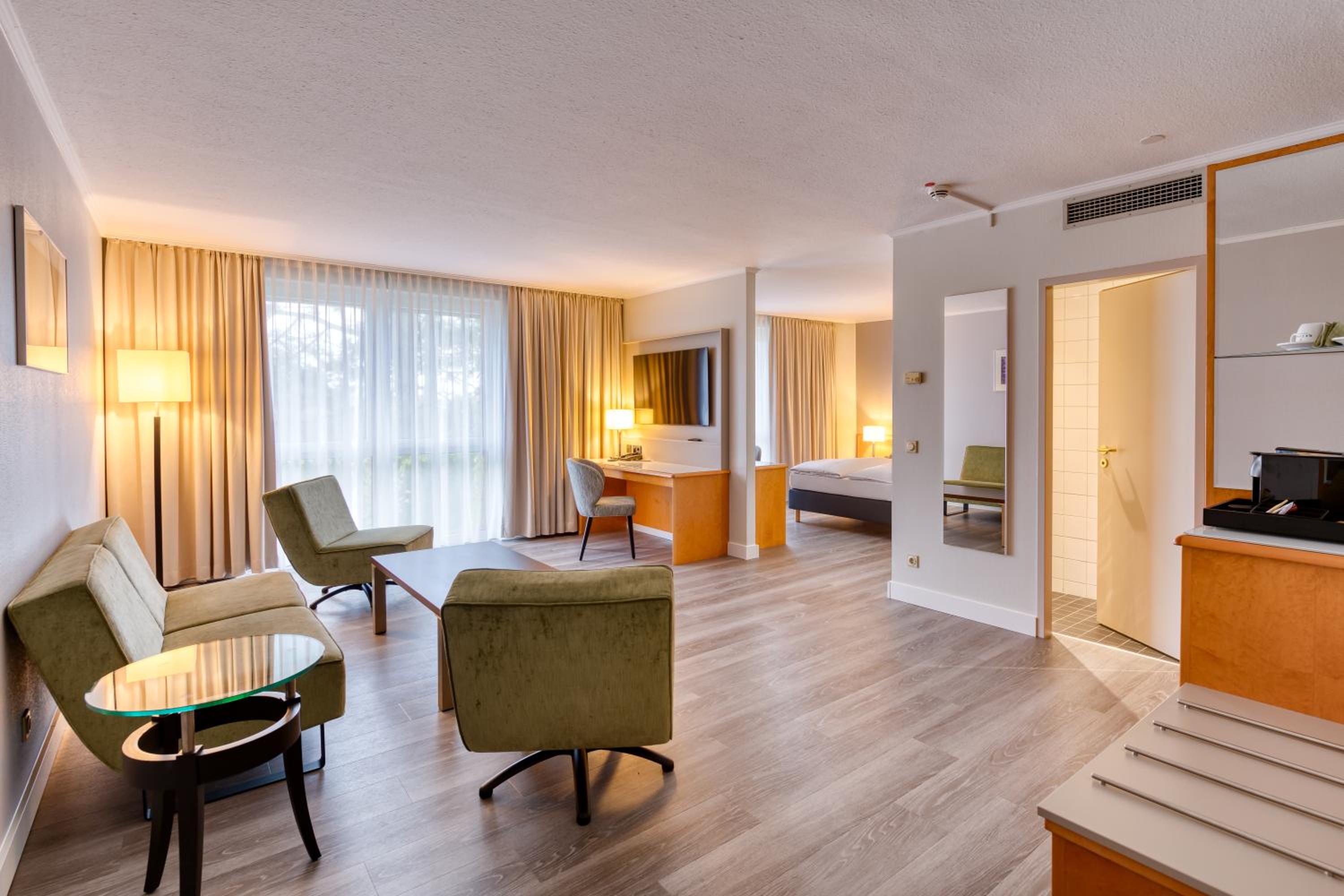 Privilege Suite with Double Bed - Photo 8