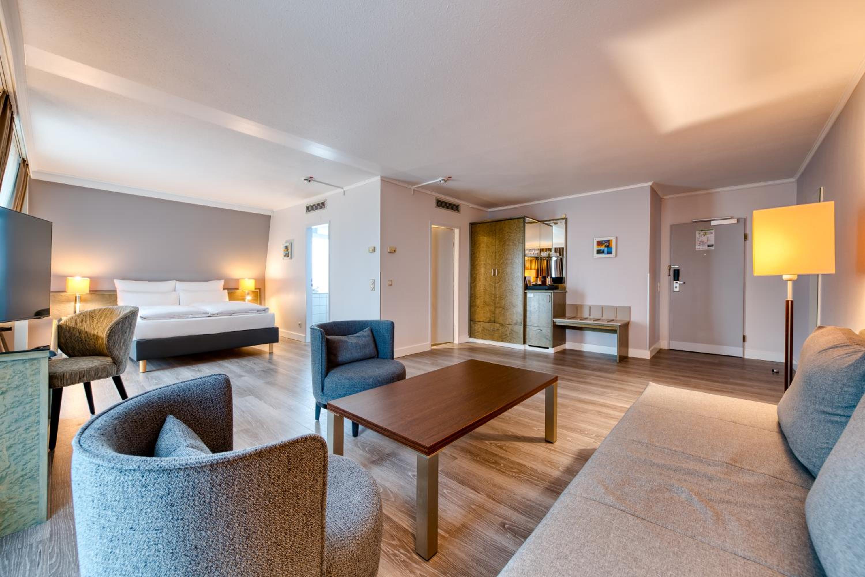 Privilege Suite with Double Bed - Photo 5