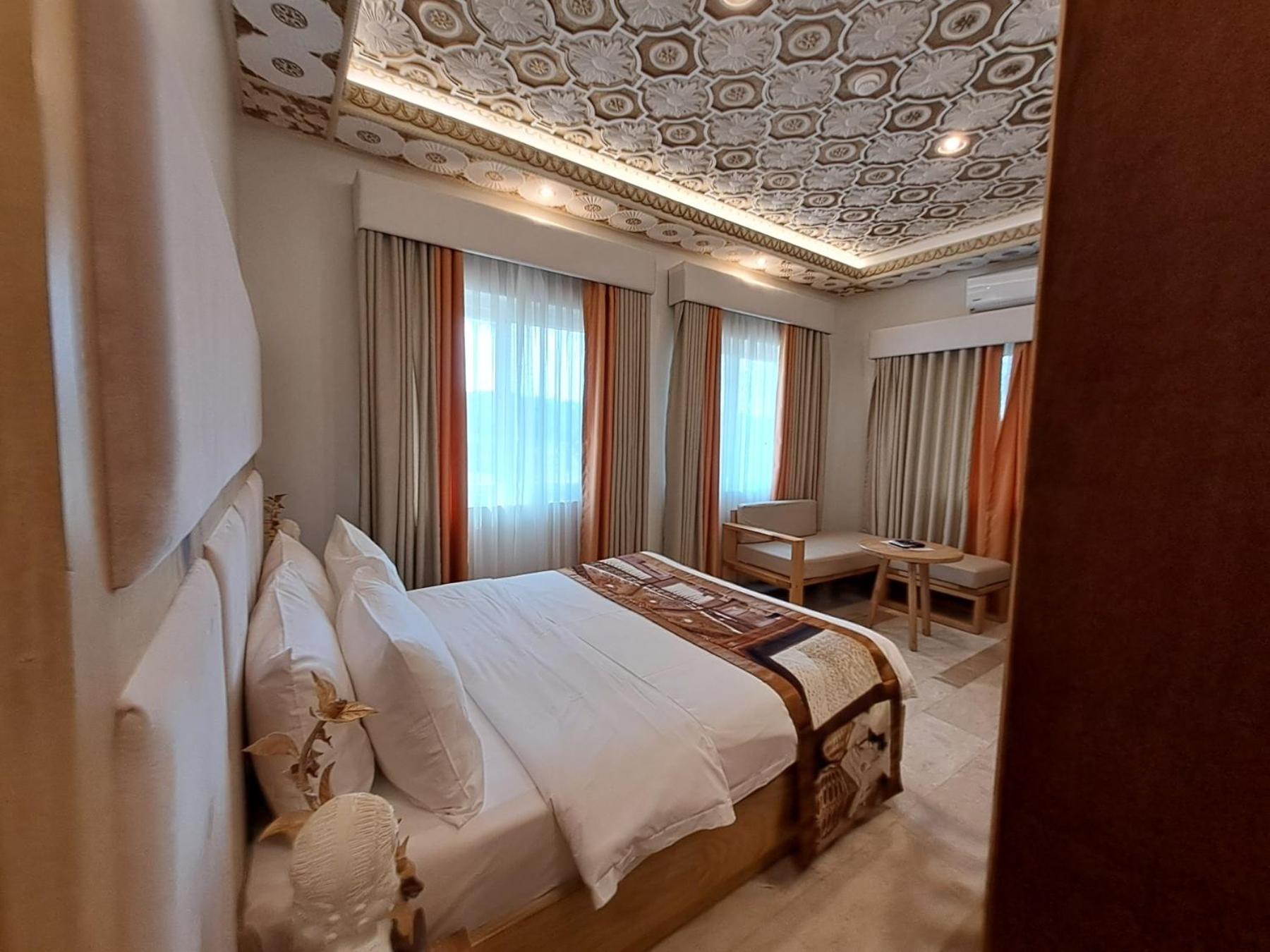 Casitas Deluxe - Photo 1