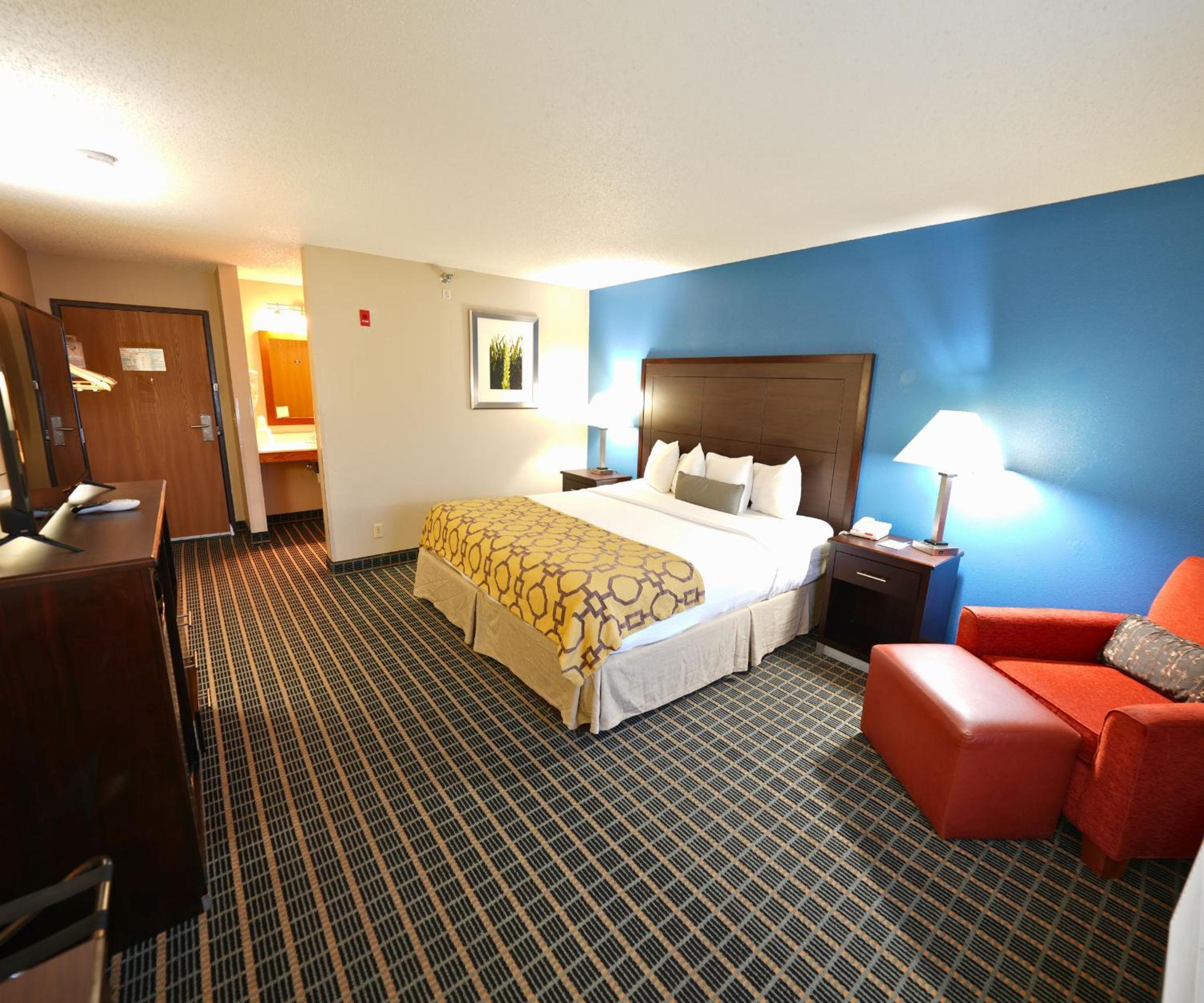 King Room - Non-Smoking - Photo 4