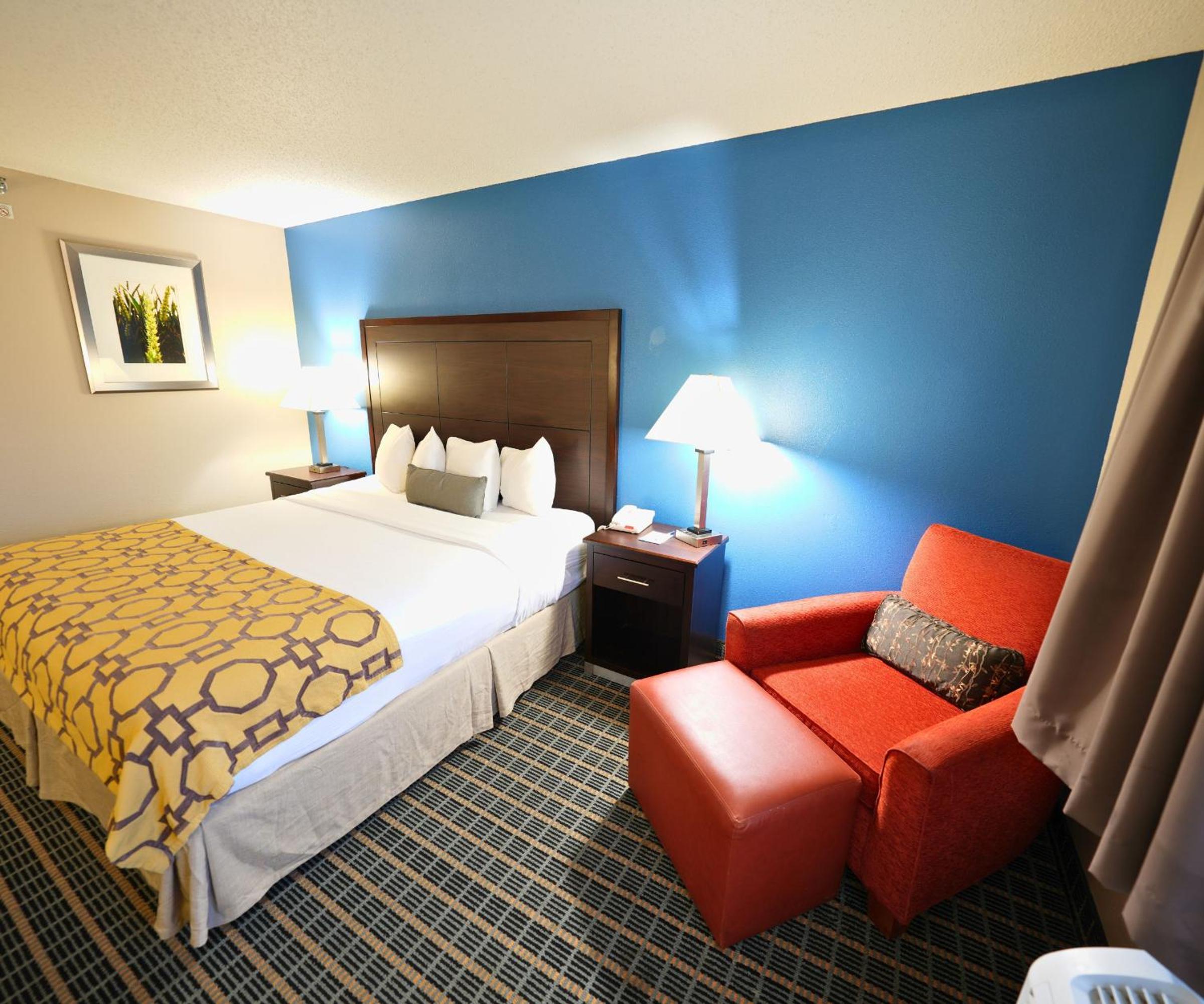 King Room - Non-Smoking - Photo 2