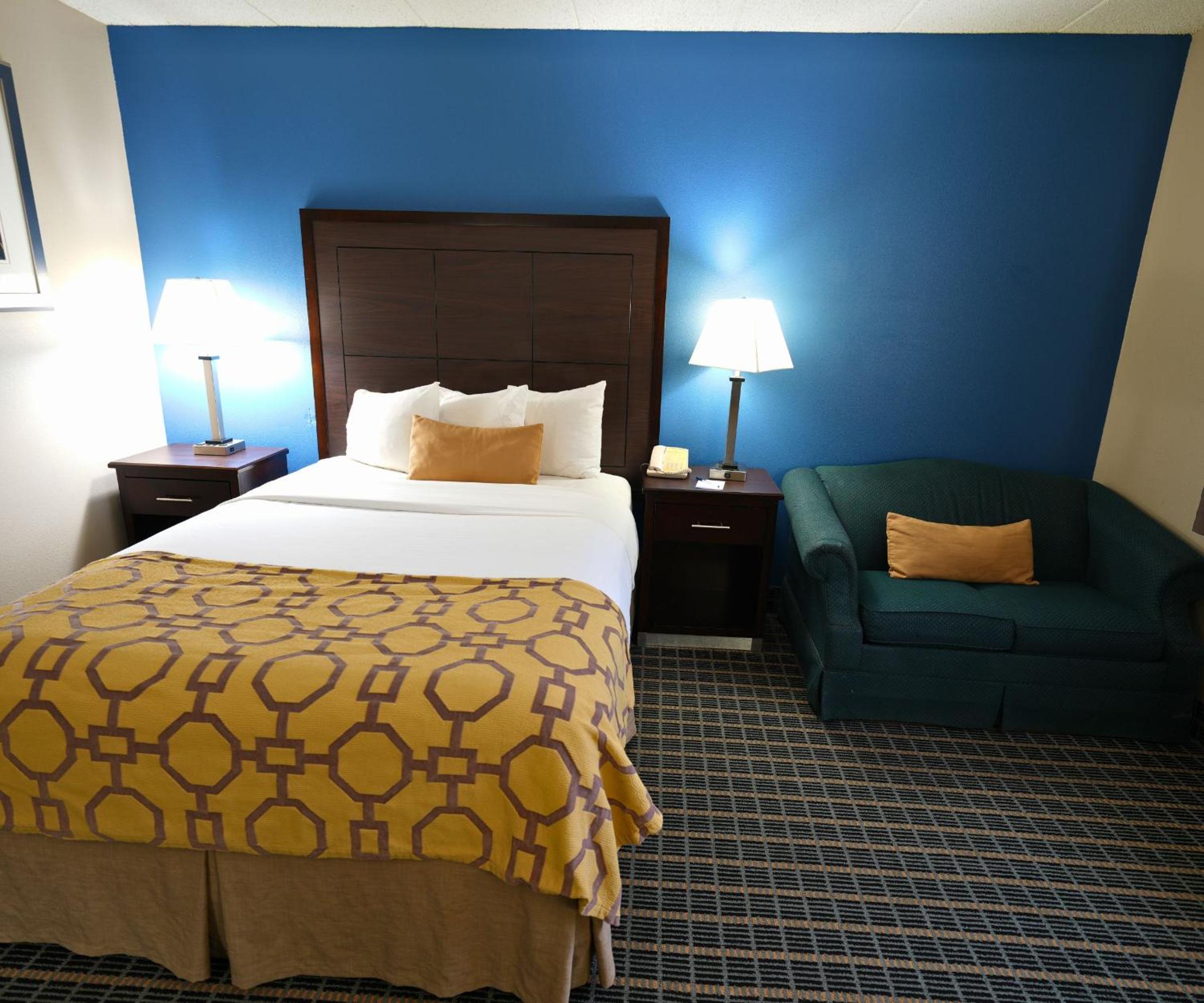 Queen Room - Disability Access - Non-Smoking - Photo 6