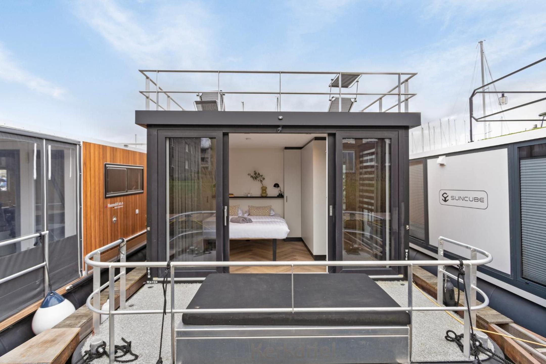 Mobile Home photo 1