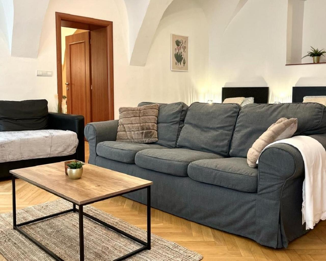 Two-Bedroom Apartment - Photo 4