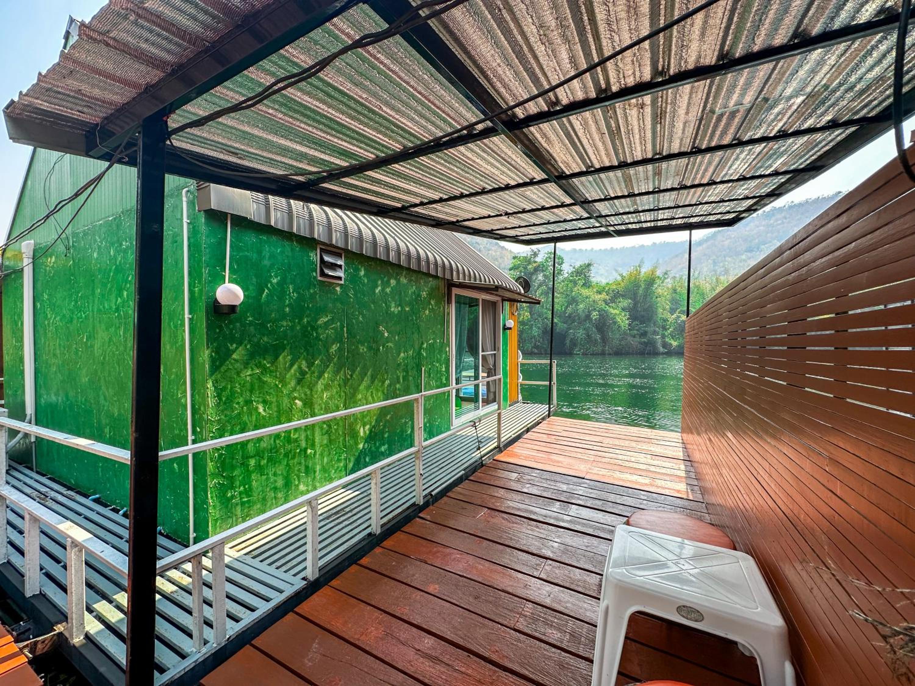 Family Room with Terrace - Photo 10