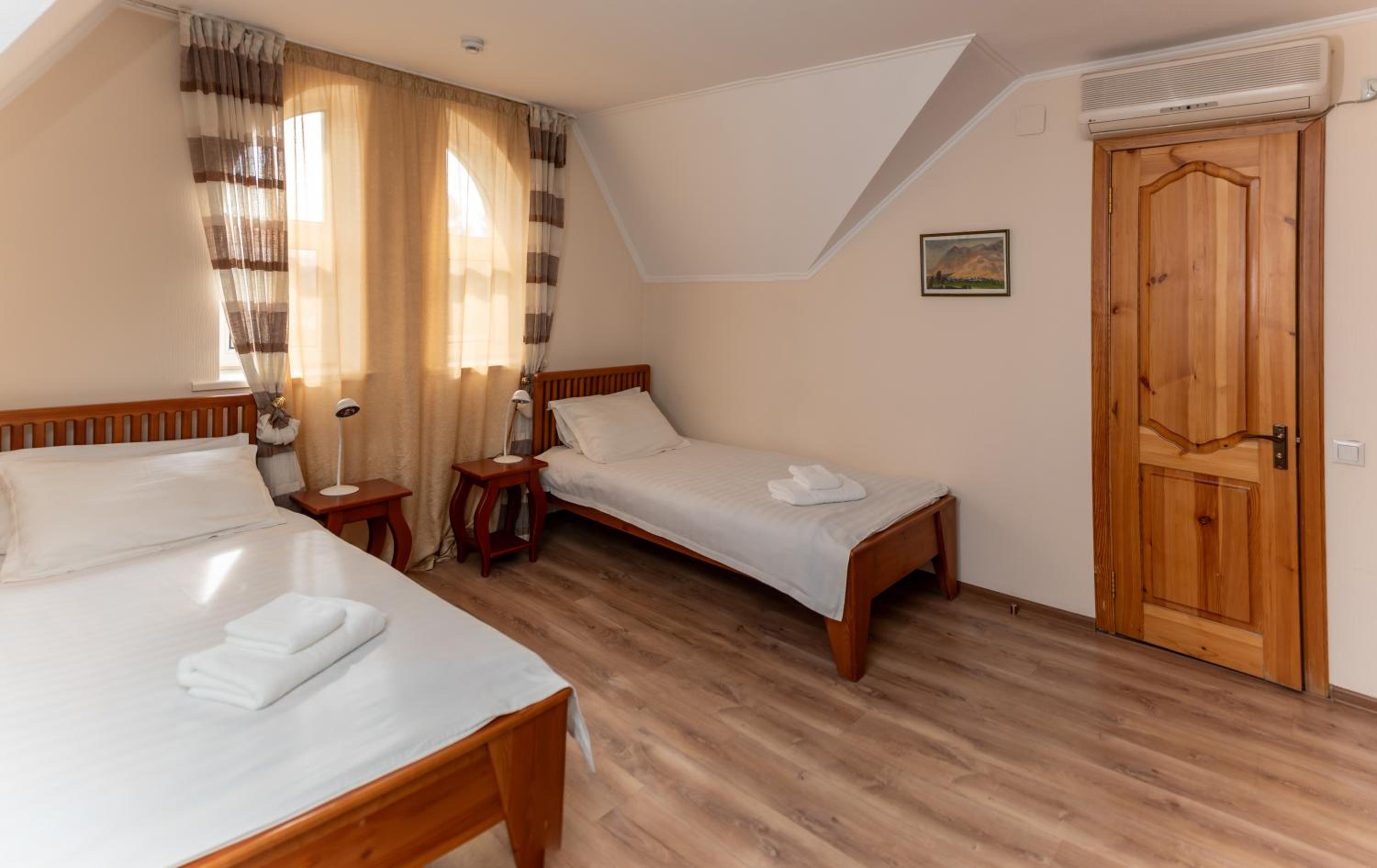 Twin Room with Bathroom