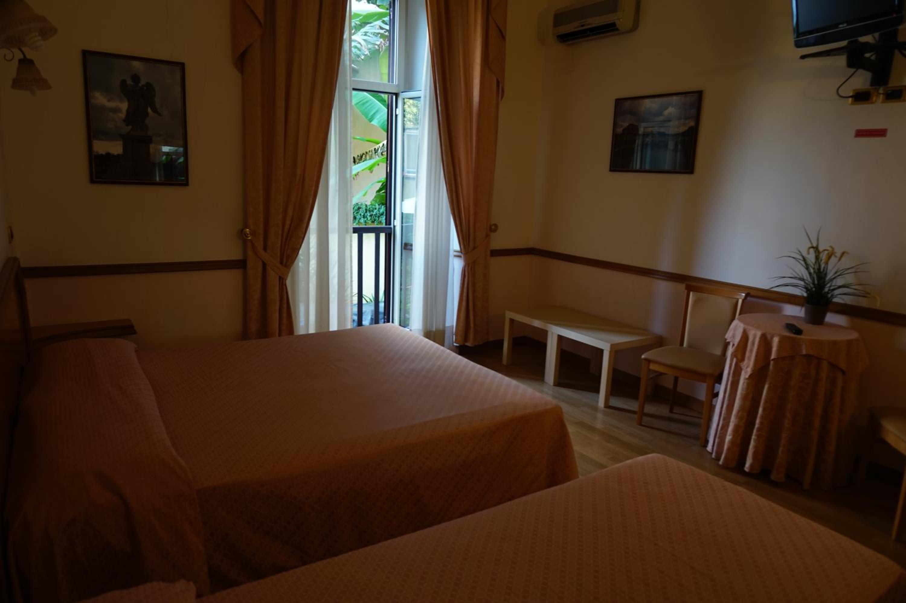 Triple Room with Garden View photo 2