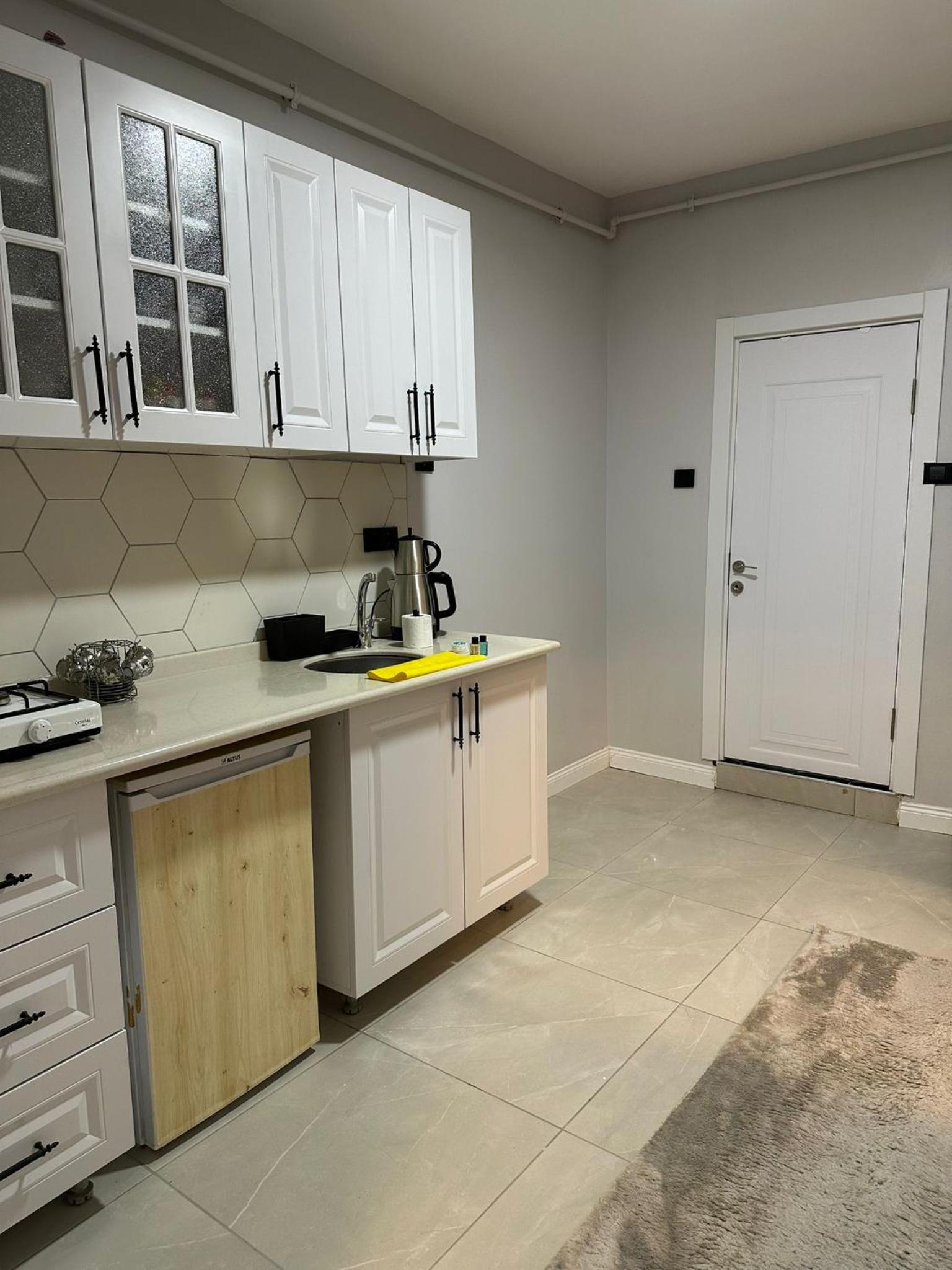 One-Bedroom Apartment - Annex photo 2