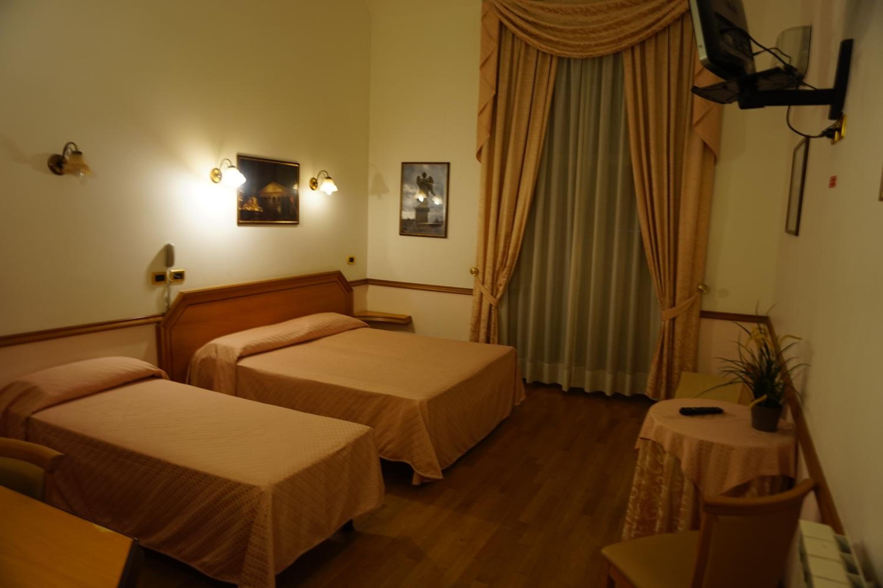 Triple Room with Garden View