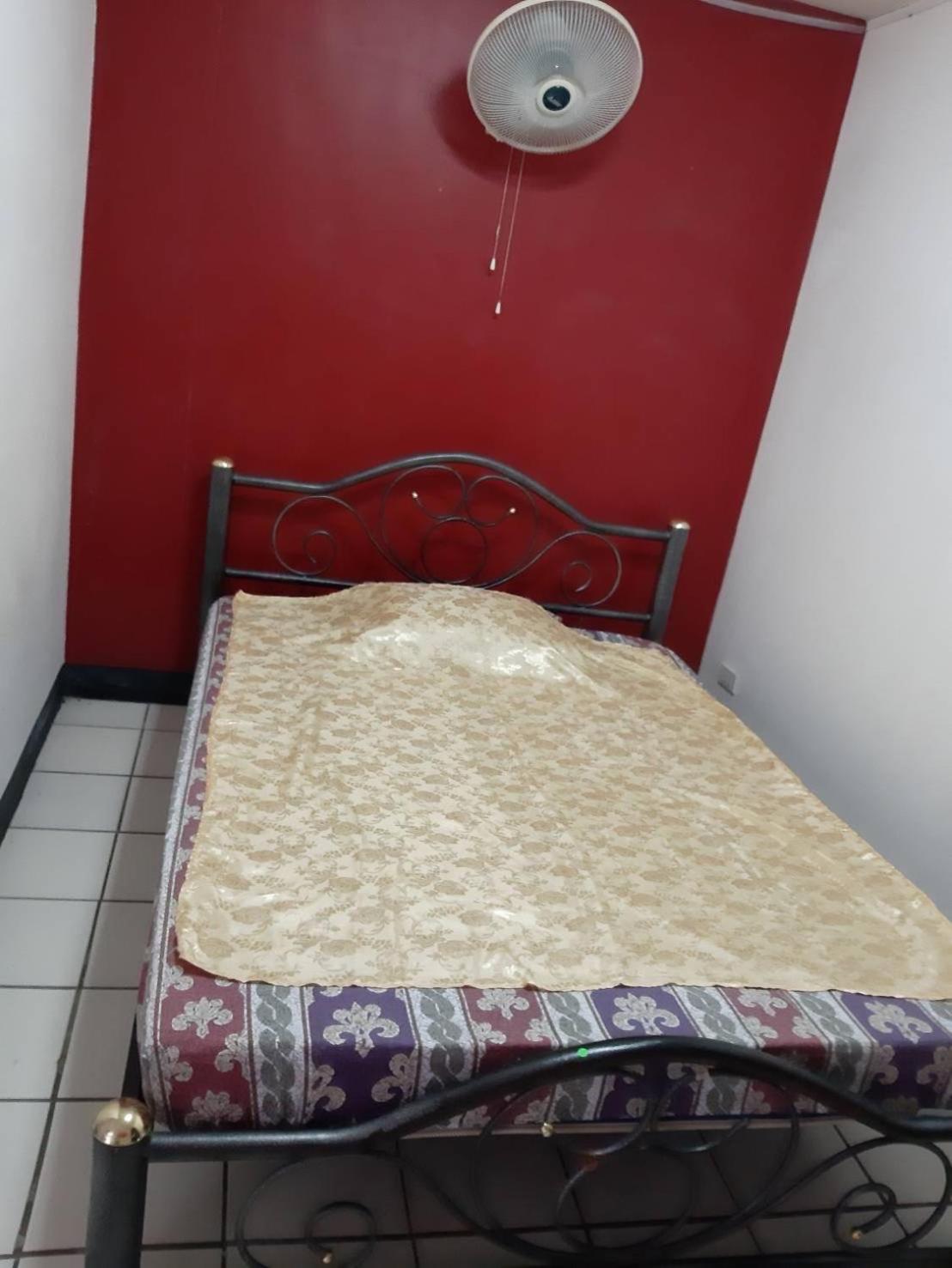 One-Bedroom Apartment - Photo 1