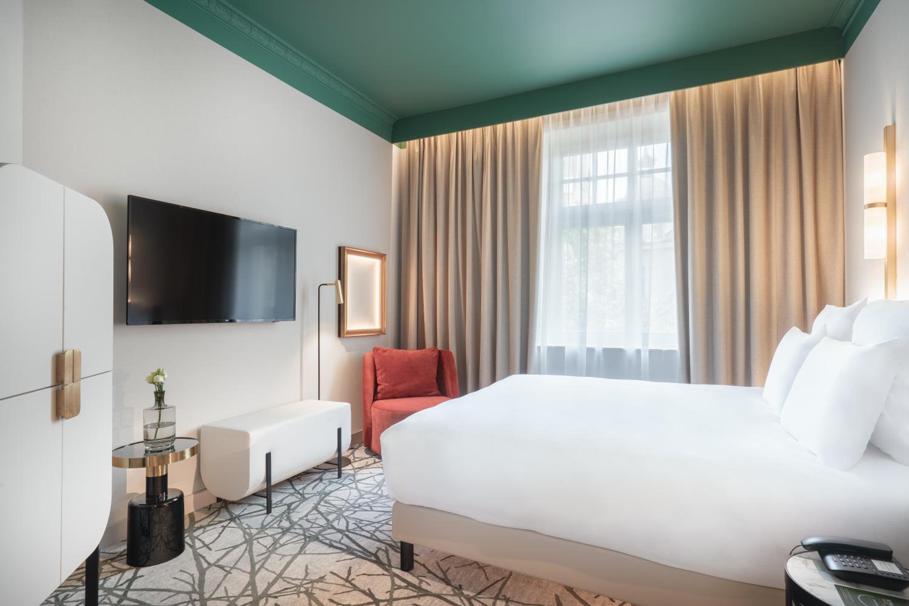 Superior King Room - Photo 2