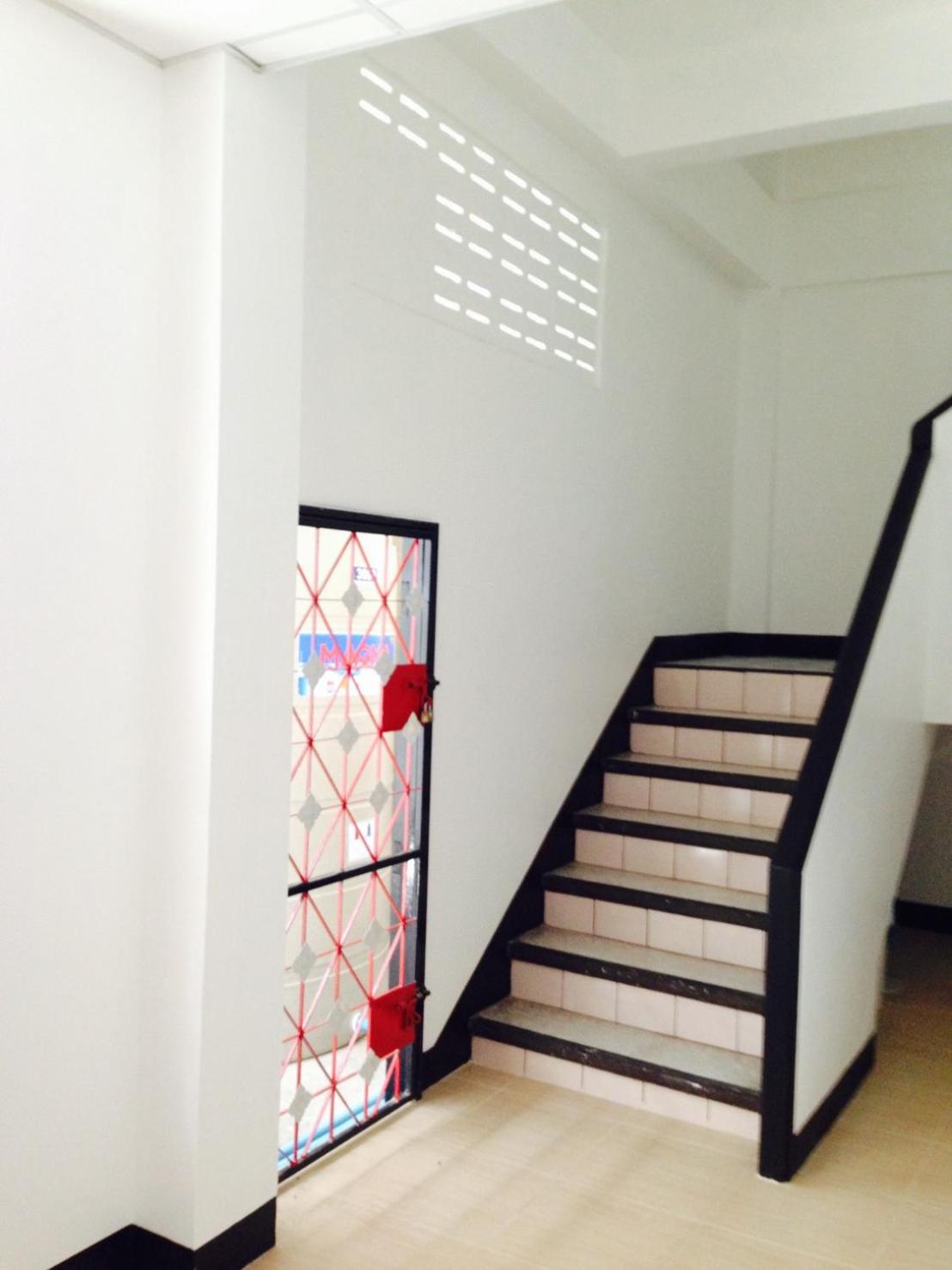 One-Bedroom Apartment - Photo 7