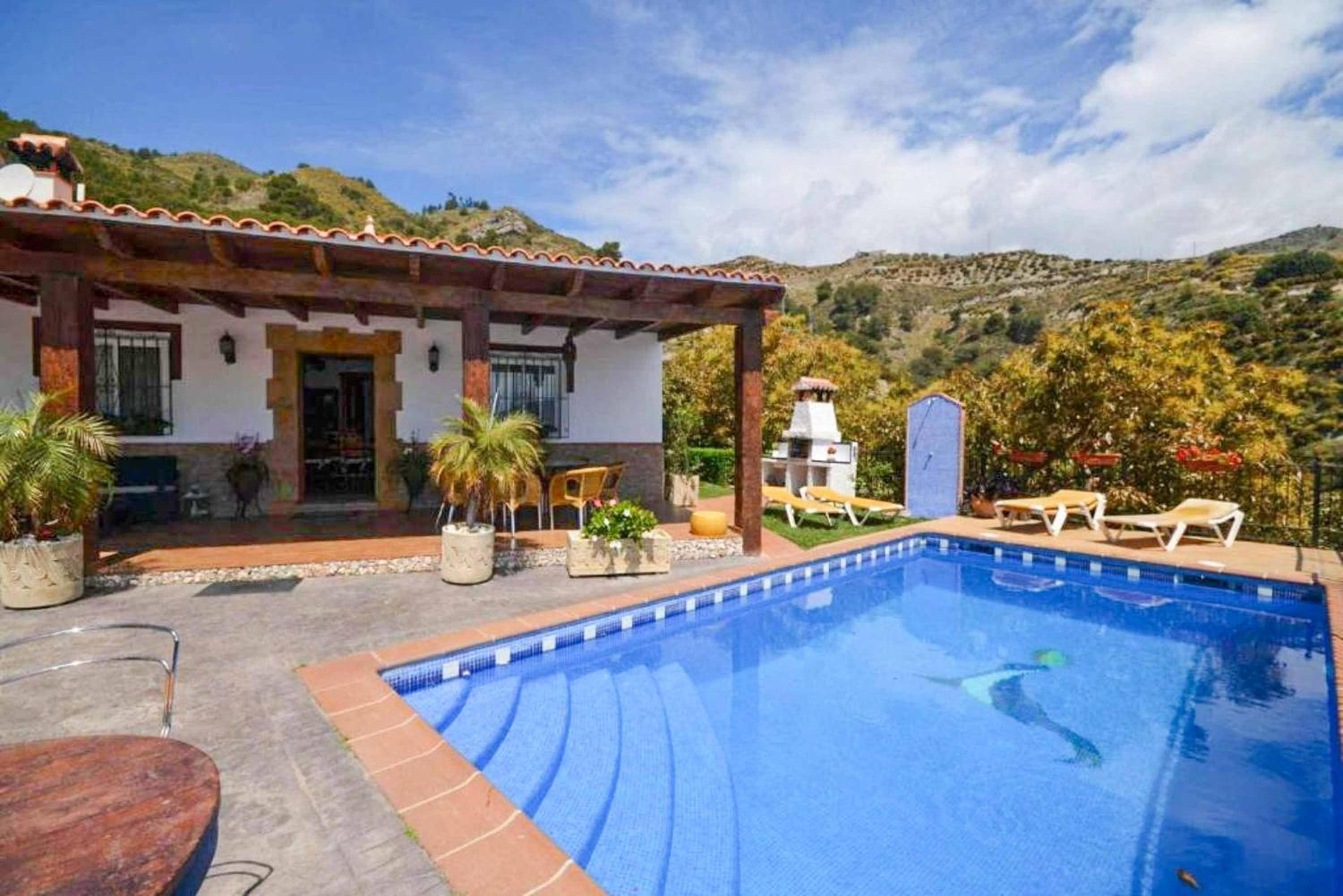 Villa photo 2