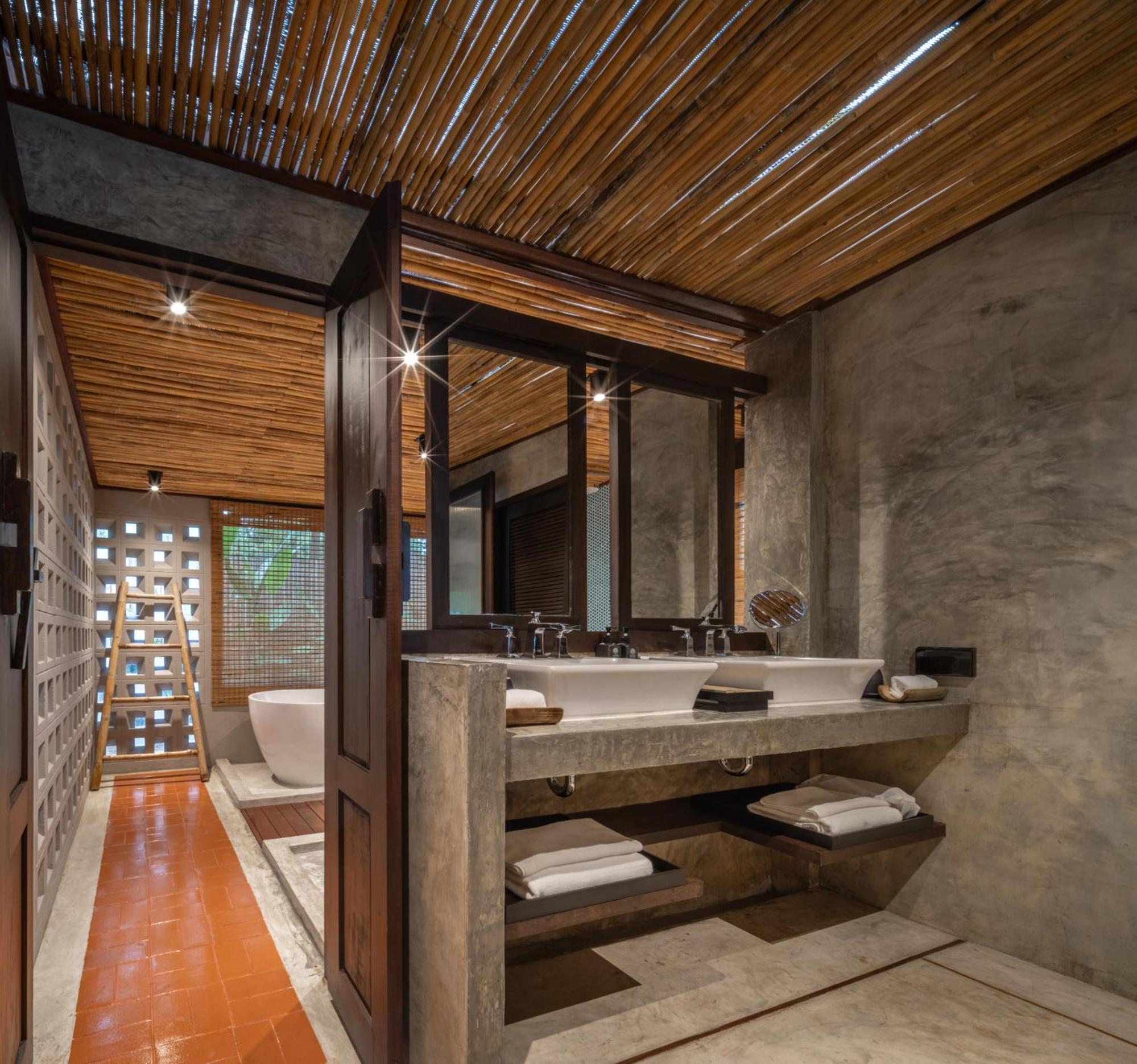Villa with Private Pool - Photo 11