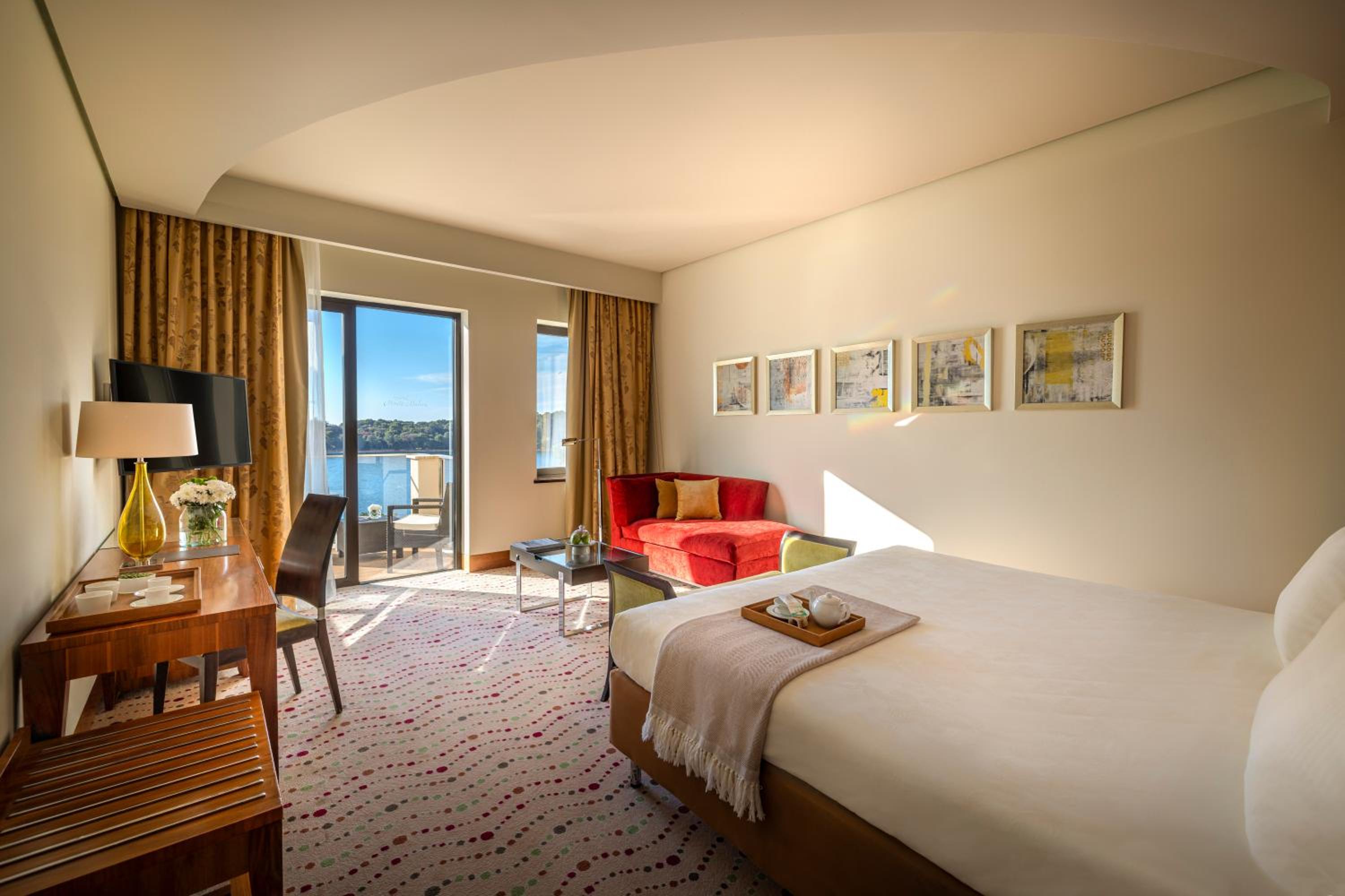 Deluxe Double or Twin Room - Photo 2