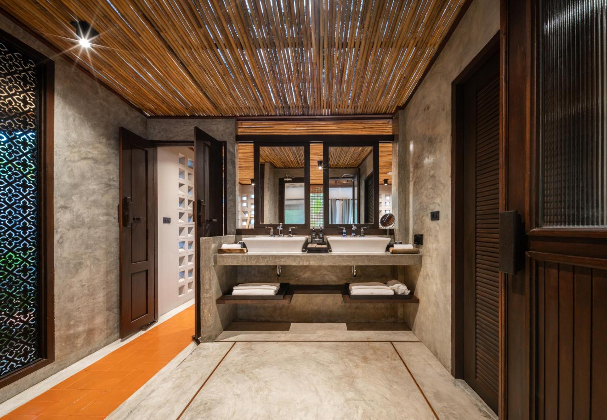 Villa with Private Pool - Photo 10