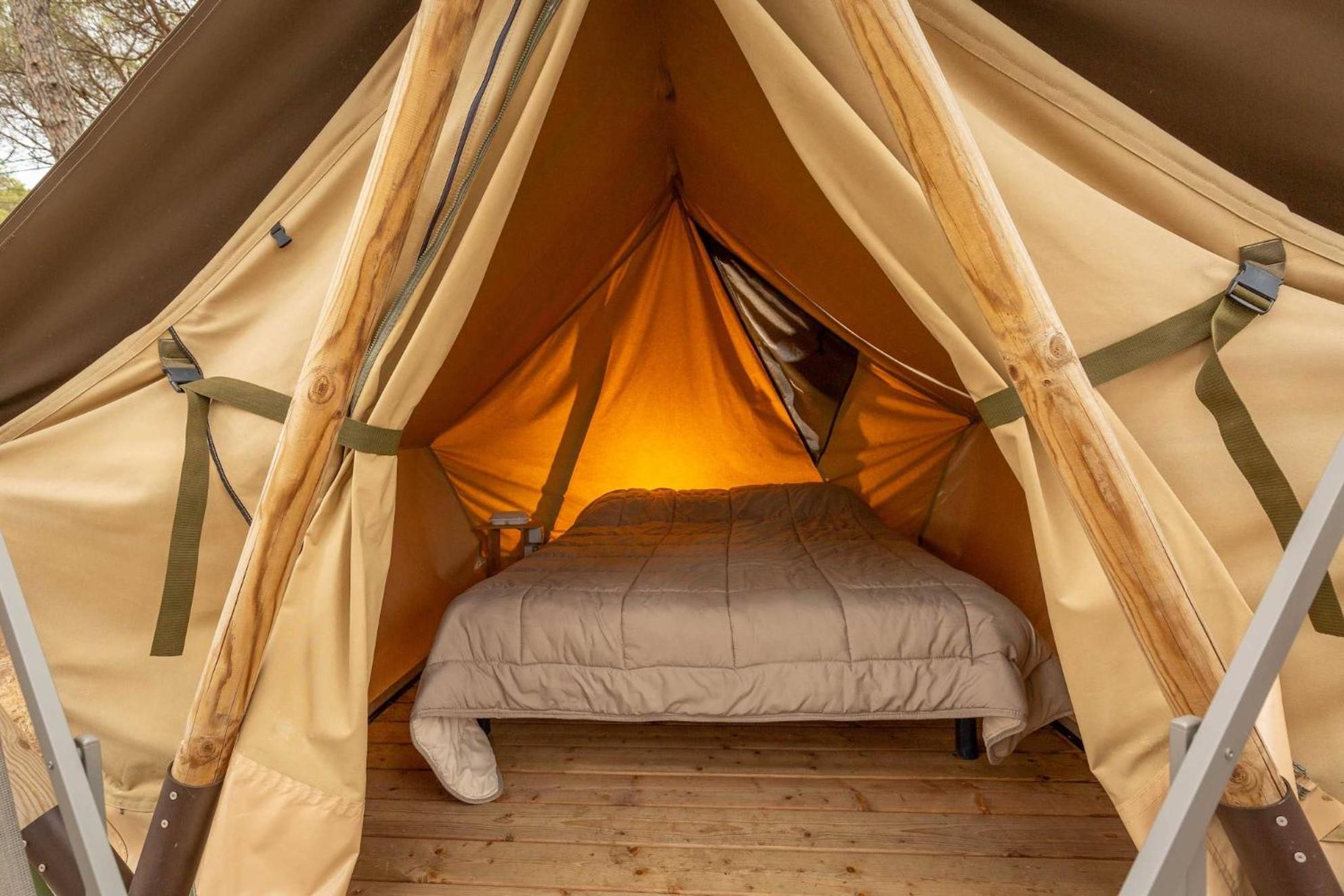 Tent - Photo 10