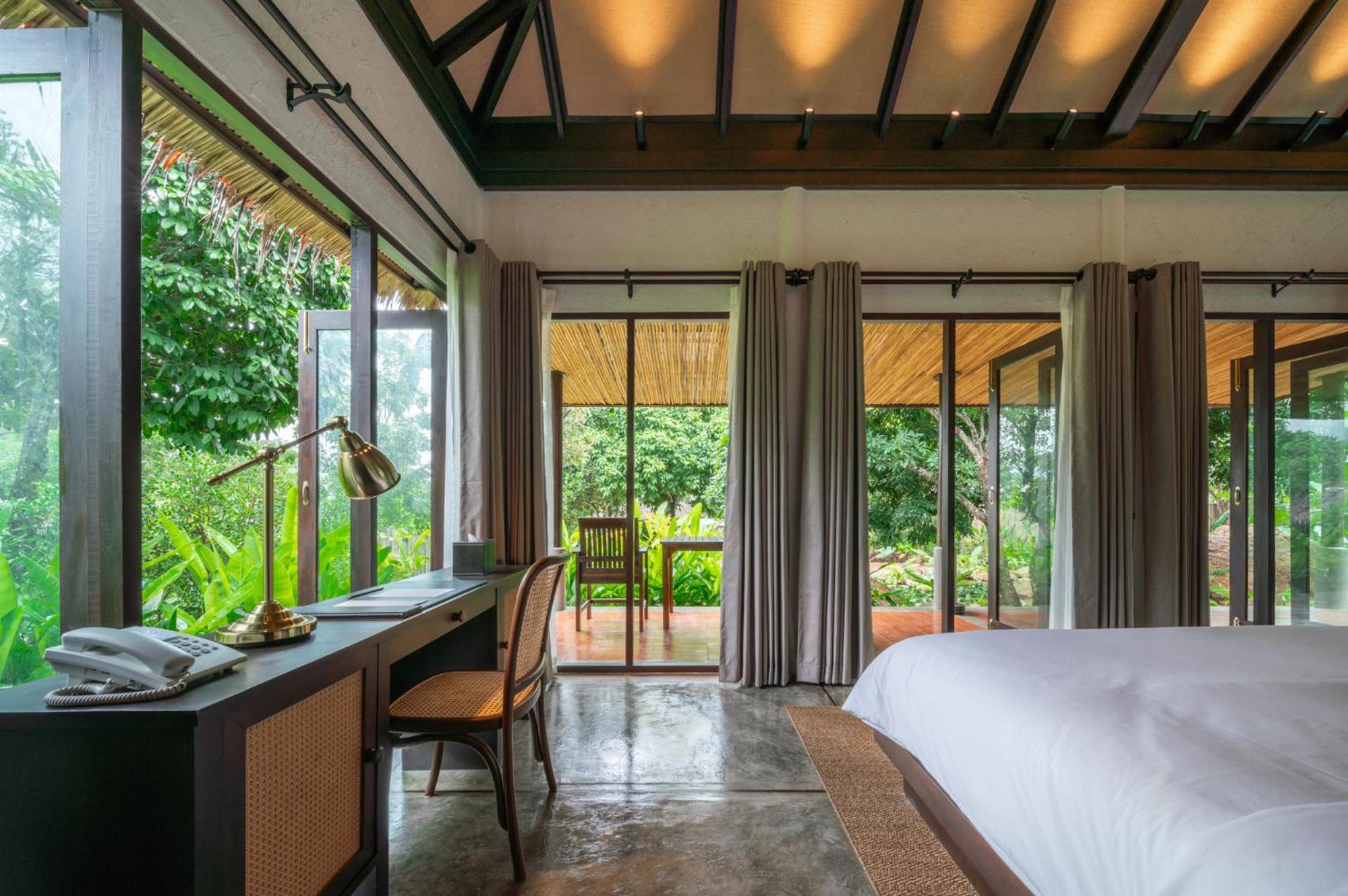 Villa with Private Pool - Photo 7