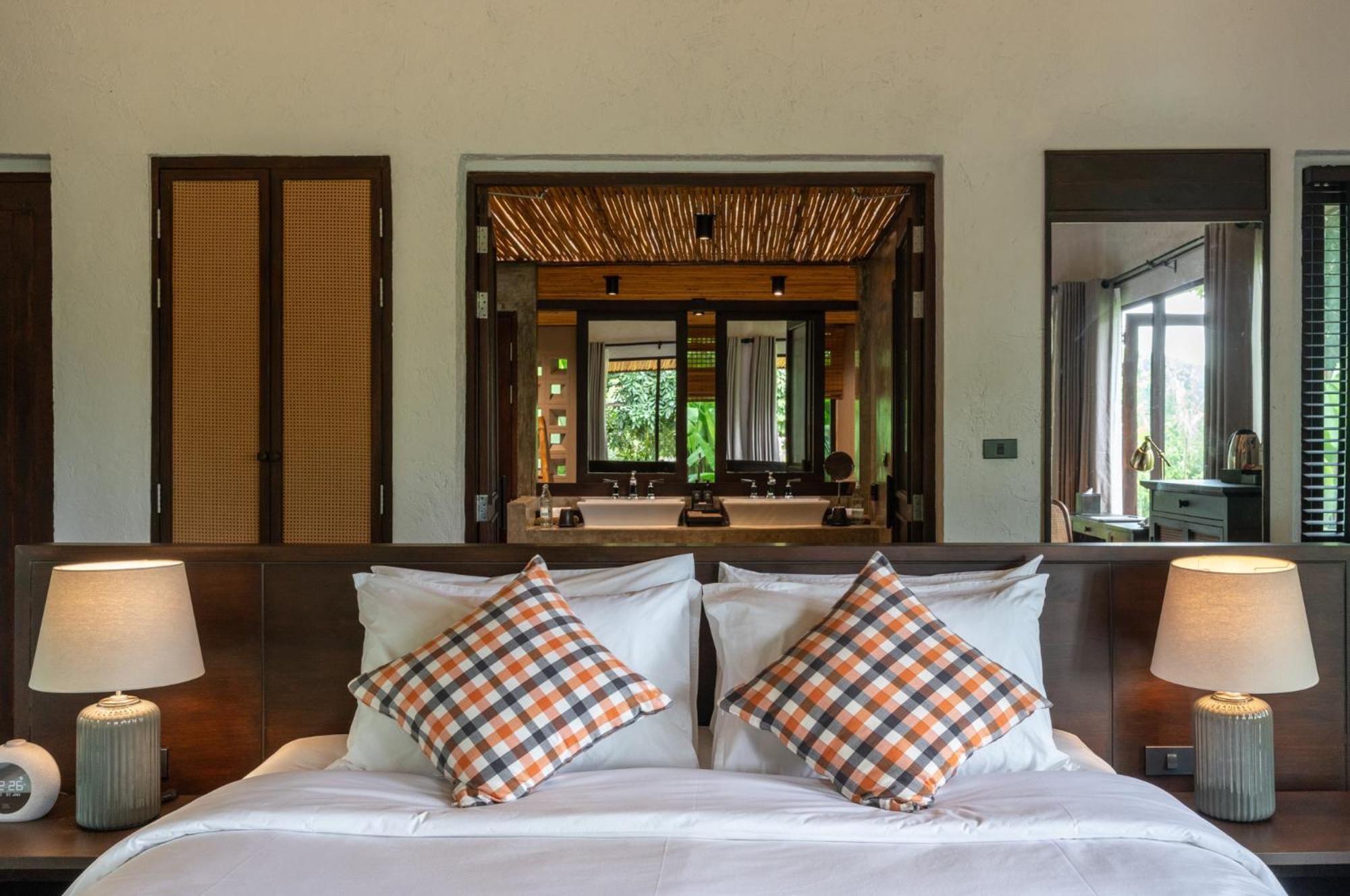 Villa with Private Pool - Photo 5