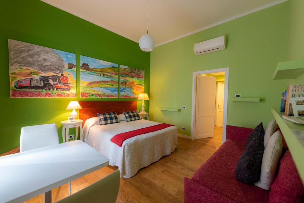 Deluxe King Room photo 1